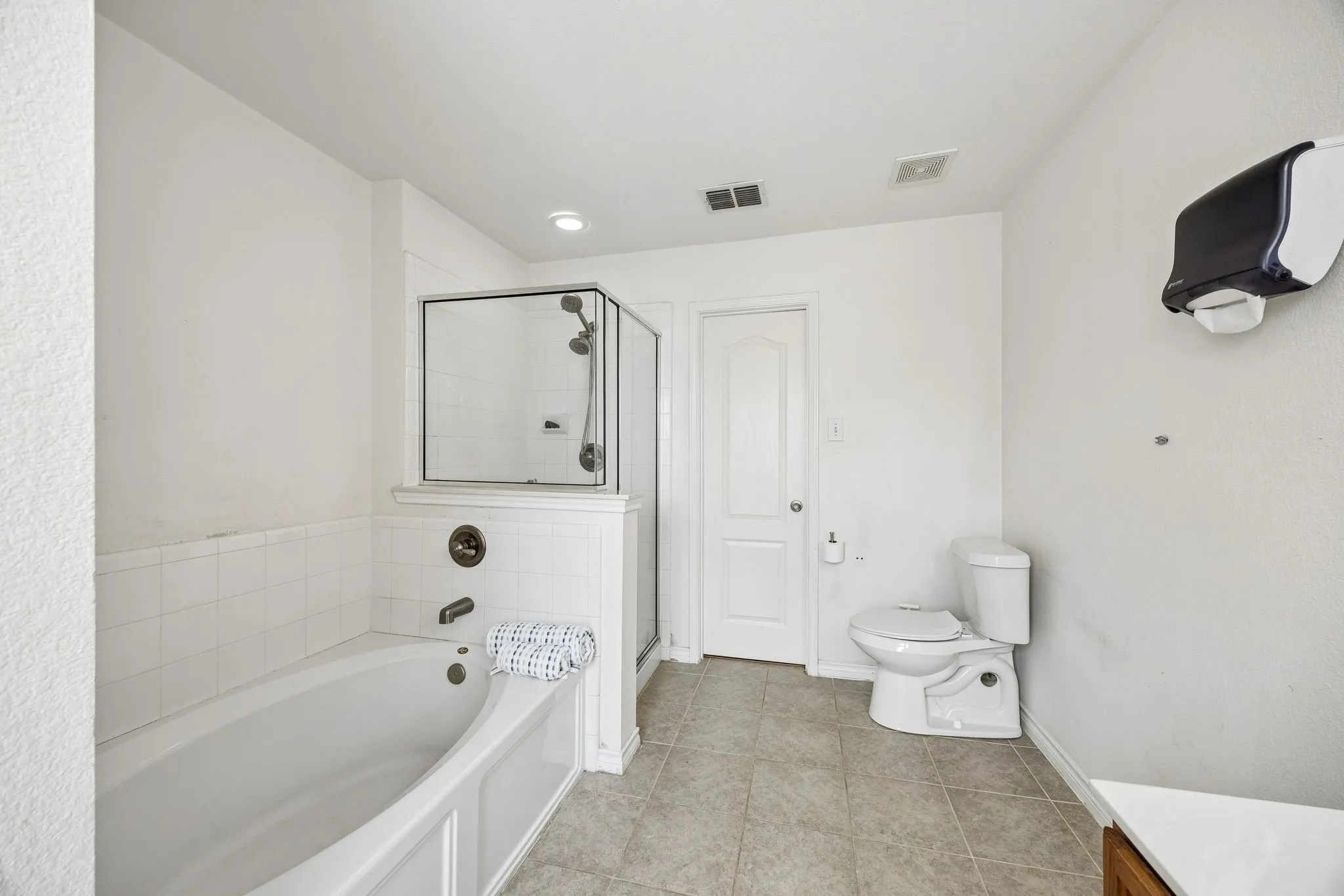 Single Family Residence For Sale in Dallas County , 4706 Creekview Lane, Balch Springs, Texas 75180, 3 Bedroom, 3 Bathroom, 2 Garage spaces, 2,362 Sqft, built in 2006, mls#21200317, Real Estate Agent in Balch Springs, Homes For Sale in Dallas county, Homes For Sale in Balch Springs, Realtor in Balch Springs Texas, Real Estate Brokerage Independent Realty Texas, Luminita Cordes Realtor