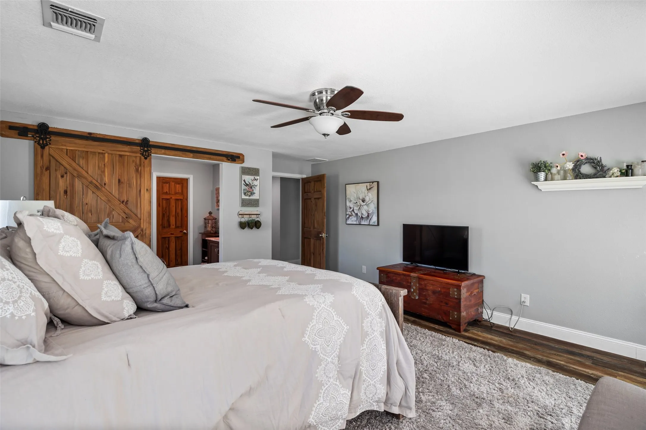 Single Family Residence For Sale in Bosque County , 5100 Highway 144, Walnut Springs, Texas 76690, 4 Bedroom, 3 Bathroom, Garage spaces, 2,936 Sqft, built in 1996, mls#21200360, Real Estate Agent in Walnut Springs, Homes For Sale in Bosque county, Homes For Sale in Walnut Springs, Realtor in Walnut Springs Texas, Real Estate Brokerage Independent Realty Texas, Luminita Cordes Realtor