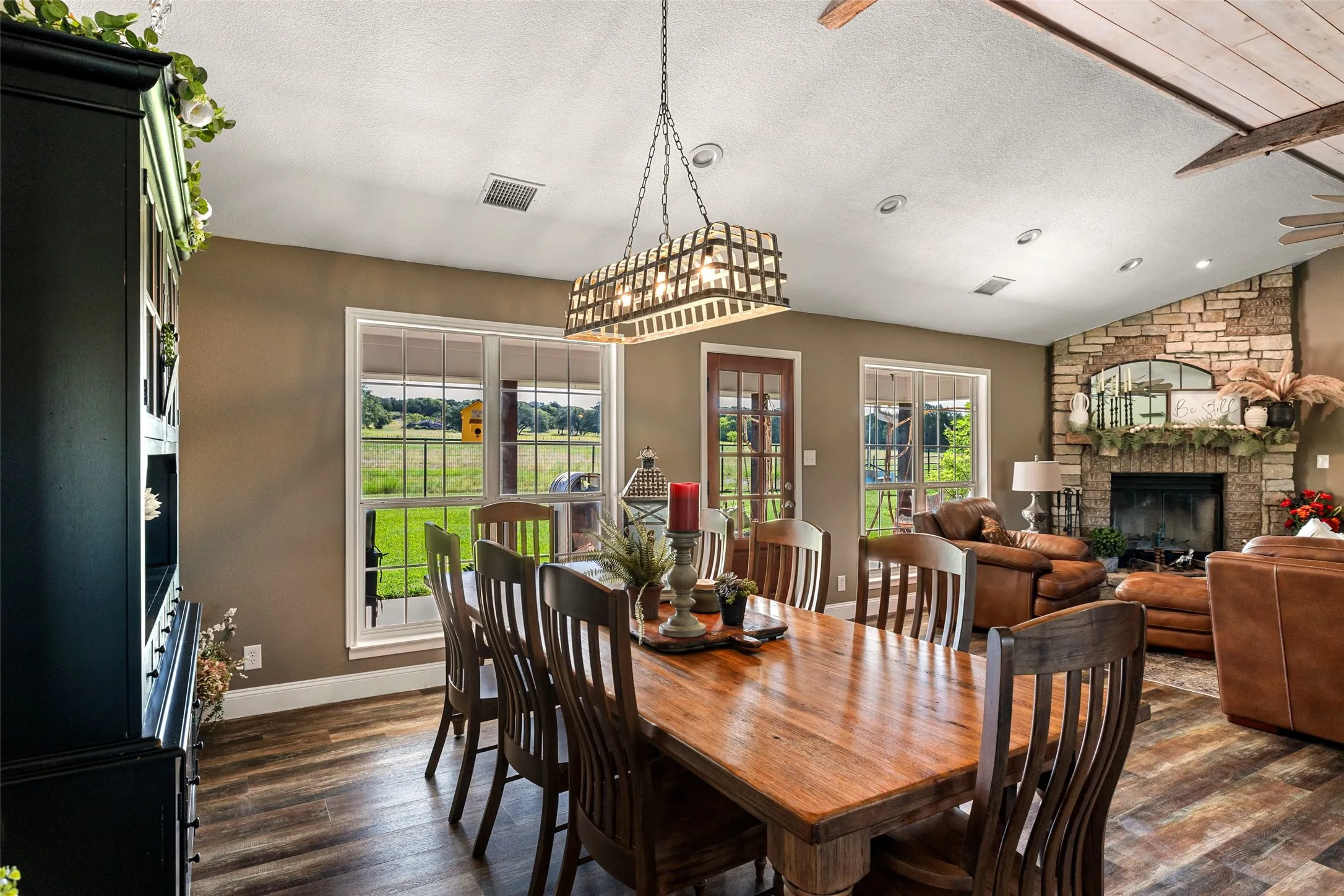 Single Family Residence For Sale in Bosque County , 5100 Highway 144, Walnut Springs, Texas 76690, 4 Bedroom, 3 Bathroom, Garage spaces, 2,936 Sqft, built in 1996, mls#21200360, Real Estate Agent in Walnut Springs, Homes For Sale in Bosque county, Homes For Sale in Walnut Springs, Realtor in Walnut Springs Texas, Real Estate Brokerage Independent Realty Texas, Luminita Cordes Realtor