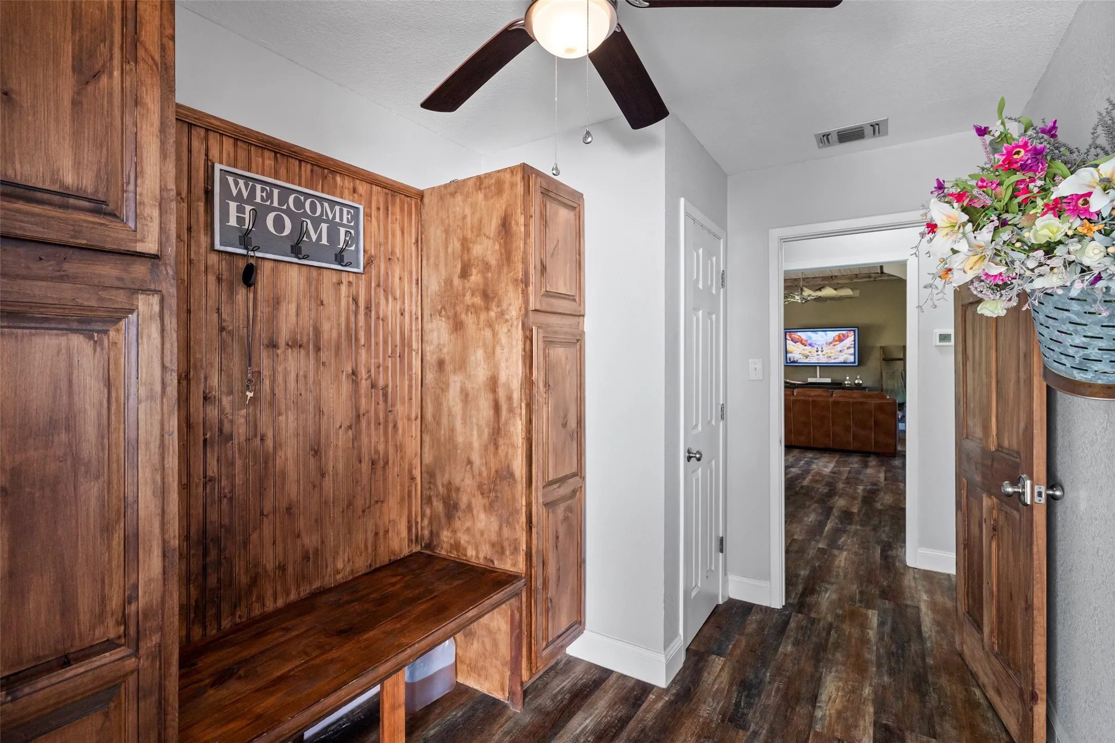 Single Family Residence For Sale in Bosque County , 5100 Highway 144, Walnut Springs, Texas 76690, 4 Bedroom, 3 Bathroom, Garage spaces, 2,936 Sqft, built in 1996, mls#21200360, Real Estate Agent in Walnut Springs, Homes For Sale in Bosque county, Homes For Sale in Walnut Springs, Realtor in Walnut Springs Texas, Real Estate Brokerage Independent Realty Texas, Luminita Cordes Realtor