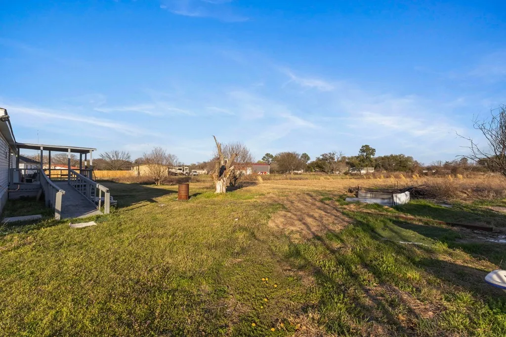 Mobile Home For Sale in Van Zandt County , 289 Vz County Road 3122, Edgewood, Texas 75117, 4 Bedrooms, 2 Bathrooms, Garage spaces, 2,128 Sqft, built in 2006, Price $239,000, mls#21194966, Real Estate Agent in Edgewood, Homes For Sale in Van Zandt county, Homes For Sale in Edgewood, Realtor in Edgewood Texas, Real Estate Brokerage Independent Realty Texas, Luminita Cordes Realtor