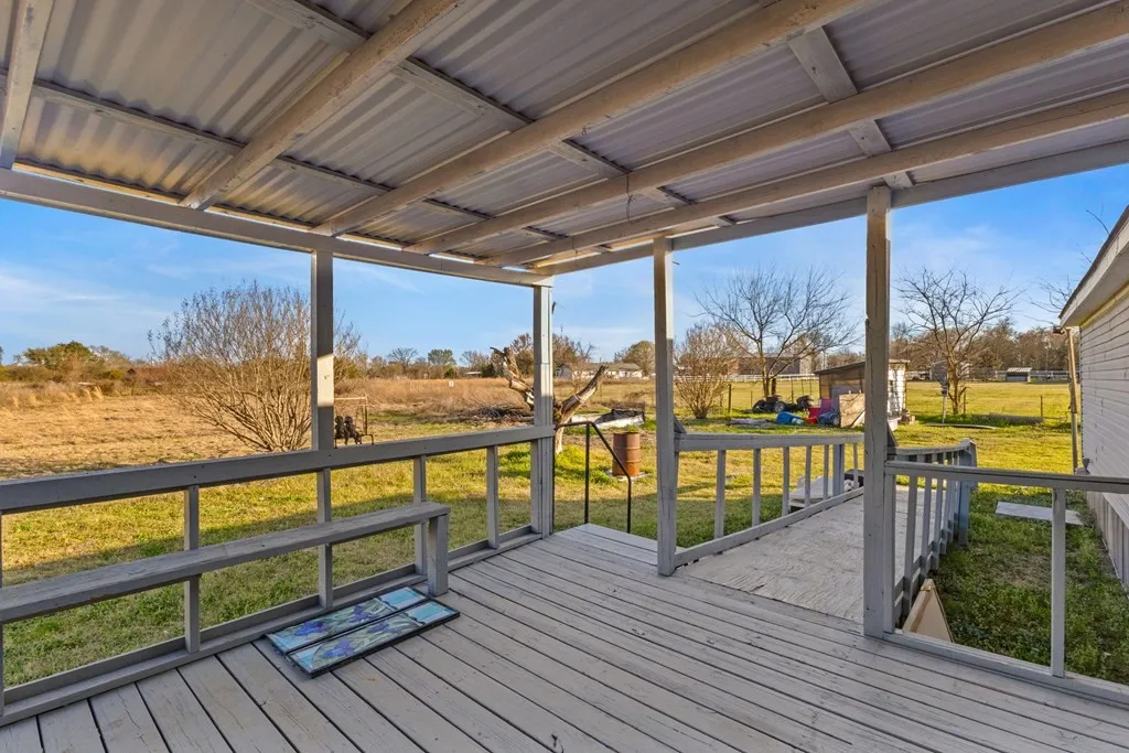 Mobile Home For Sale in Van Zandt County , 289 Vz County Road 3122, Edgewood, Texas 75117, 4 Bedrooms, 2 Bathrooms, Garage spaces, 2,128 Sqft, built in 2006, Price $239,000, mls#21194966, Real Estate Agent in Edgewood, Homes For Sale in Van Zandt county, Homes For Sale in Edgewood, Realtor in Edgewood Texas, Real Estate Brokerage Independent Realty Texas, Luminita Cordes Realtor