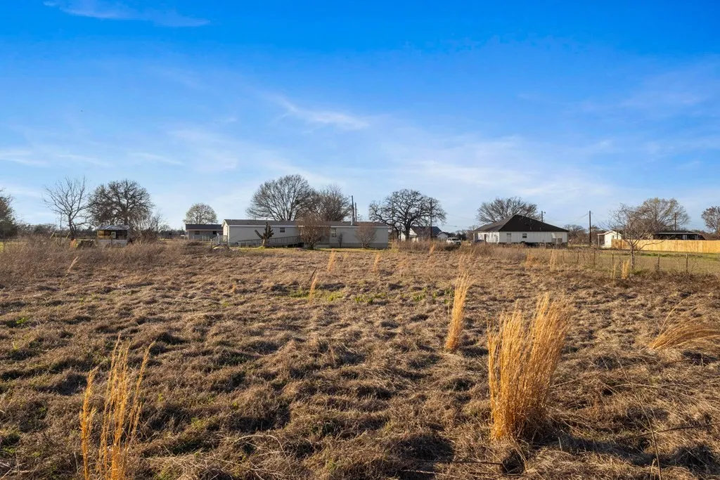 Mobile Home For Sale in Van Zandt County , 289 Vz County Road 3122, Edgewood, Texas 75117, 4 Bedrooms, 2 Bathrooms, Garage spaces, 2,128 Sqft, built in 2006, Price $239,000, mls#21194966, Real Estate Agent in Edgewood, Homes For Sale in Van Zandt county, Homes For Sale in Edgewood, Realtor in Edgewood Texas, Real Estate Brokerage Independent Realty Texas, Luminita Cordes Realtor