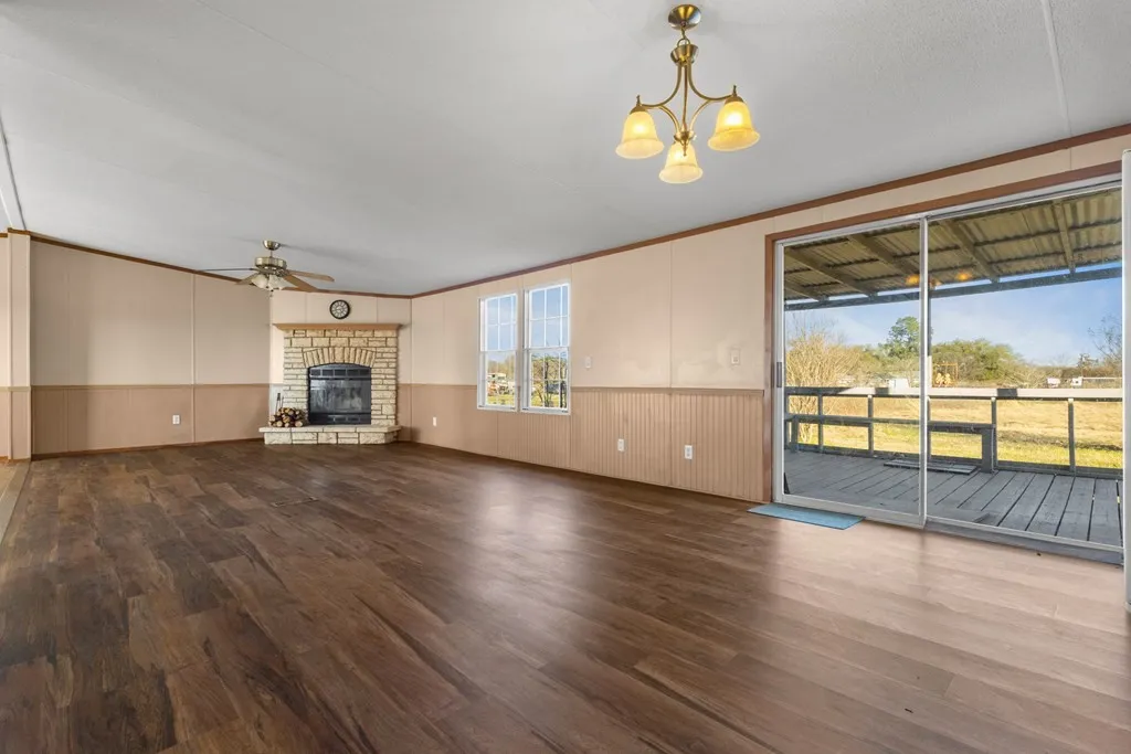 Mobile Home For Sale in Van Zandt County , 289 Vz County Road 3122, Edgewood, Texas 75117, 4 Bedrooms, 2 Bathrooms, Garage spaces, 2,128 Sqft, built in 2006, Price $239,000, mls#21194966, Real Estate Agent in Edgewood, Homes For Sale in Van Zandt county, Homes For Sale in Edgewood, Realtor in Edgewood Texas, Real Estate Brokerage Independent Realty Texas, Luminita Cordes Realtor