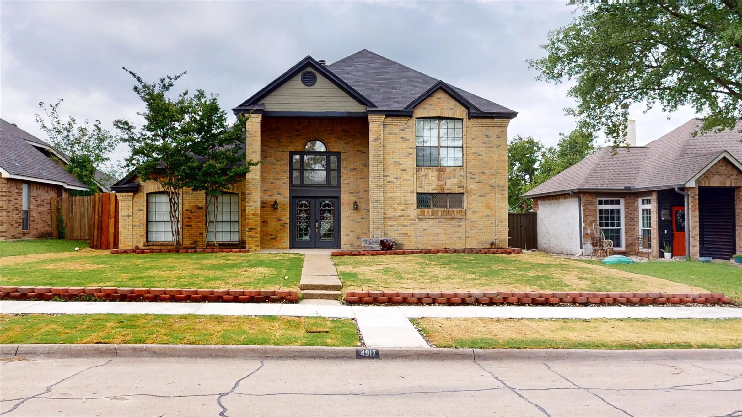 Single Family Residence For Sale in Dallas County , 4917 Meadow Vista Place, Garland, Texas 75043, 5 Bedroom, 3 Bathroom, 2 Garage spaces, 2,128 Sqft, built in 1984, Preowned, Price $360,000, mls#21200402, Real Estate Agent in Garland, Homes For Sale in Dallas county, Homes For Sale in Garland, Realtor in Garland Texas, Real Estate Brokerage Independent Realty Texas, Luminita Cordes Realtor