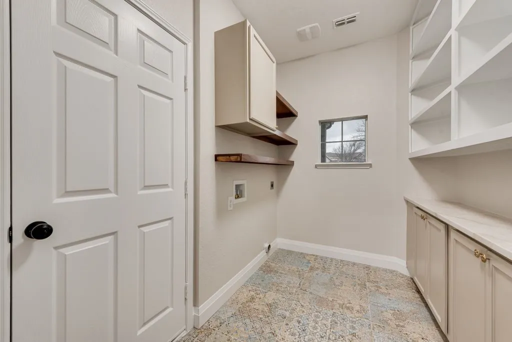 Single Family Residence For Sale in Collin County , 1505 Black Maple Drive, Anna, Texas 75409, 4 Bedrooms, 3 Bathrooms, 2 Garage spaces, 2,389 Sqft, built in 2005, Price $395,000, mls#21200424, Real Estate Agent in Anna, Homes For Sale in Collin county, Homes For Sale in Anna, Realtor in Anna Texas, Real Estate Brokerage Independent Realty Texas, Luminita Cordes Realtor