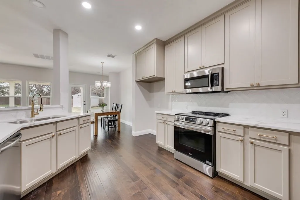 Single Family Residence For Sale in Collin County , 1505 Black Maple Drive, Anna, Texas 75409, 4 Bedrooms, 3 Bathrooms, 2 Garage spaces, 2,389 Sqft, built in 2005, Price $395,000, mls#21200424, Real Estate Agent in Anna, Homes For Sale in Collin county, Homes For Sale in Anna, Realtor in Anna Texas, Real Estate Brokerage Independent Realty Texas, Luminita Cordes Realtor
