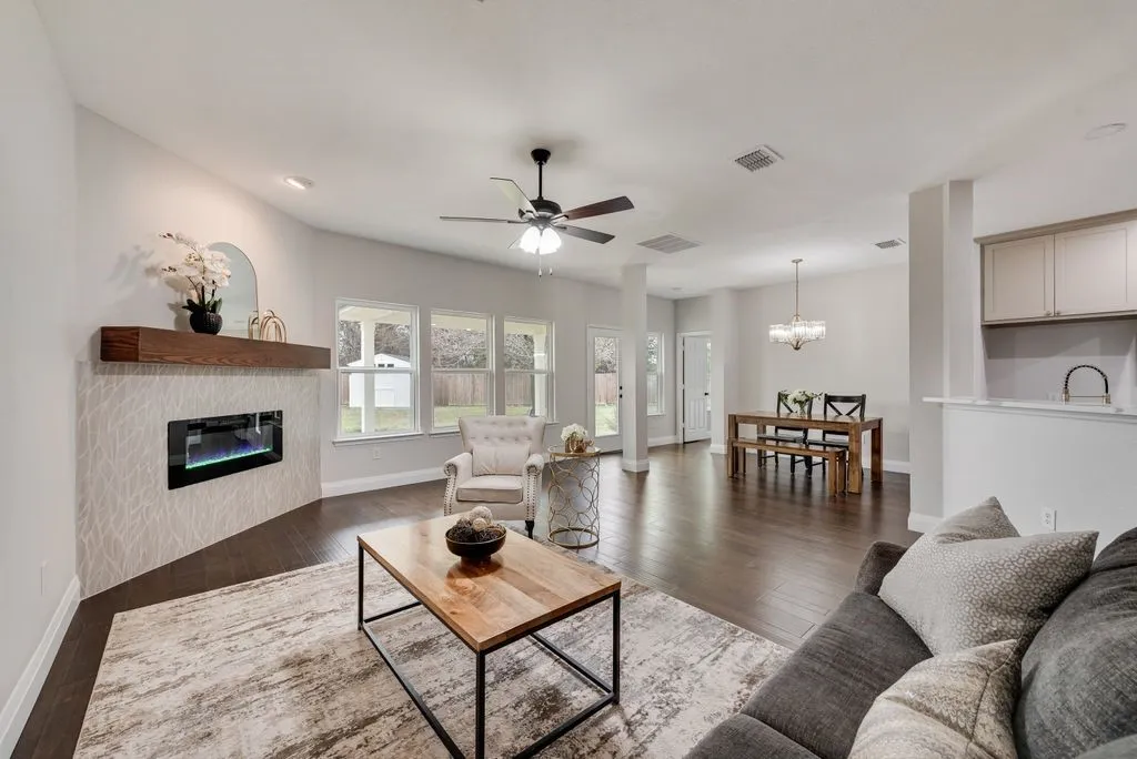 Single Family Residence For Sale in Collin County , 1505 Black Maple Drive, Anna, Texas 75409, 4 Bedrooms, 3 Bathrooms, 2 Garage spaces, 2,389 Sqft, built in 2005, Price $395,000, mls#21200424, Real Estate Agent in Anna, Homes For Sale in Collin county, Homes For Sale in Anna, Realtor in Anna Texas, Real Estate Brokerage Independent Realty Texas, Luminita Cordes Realtor