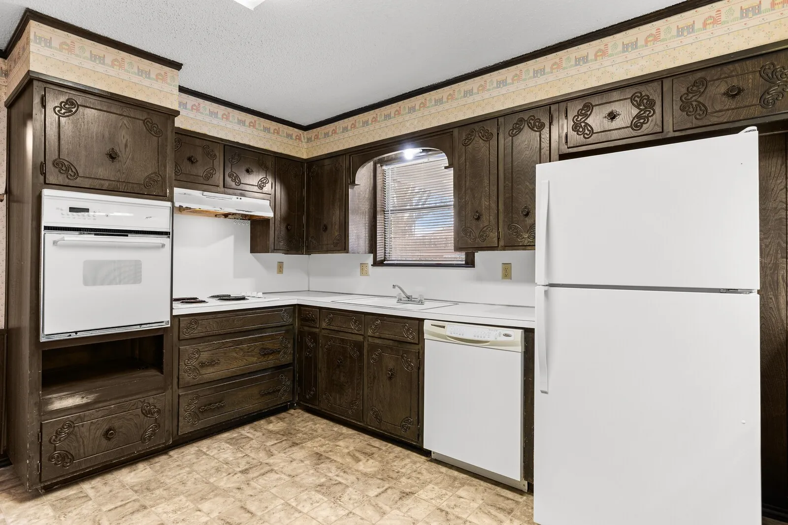 Single Family Residence For Sale in Falls County , 918 Saint Charles Court, Marlin, Texas 76661, 3 Bedroom, 2 Bathroom, 2 Garage spaces, 2,268 Sqft, built in 1977, Price $174,900, mls#21200025, Real Estate Agent in Marlin, Homes For Sale in Falls county, Homes For Sale in Marlin, Realtor in Marlin Texas, Real Estate Brokerage Independent Realty Texas, Luminita Cordes Realtor