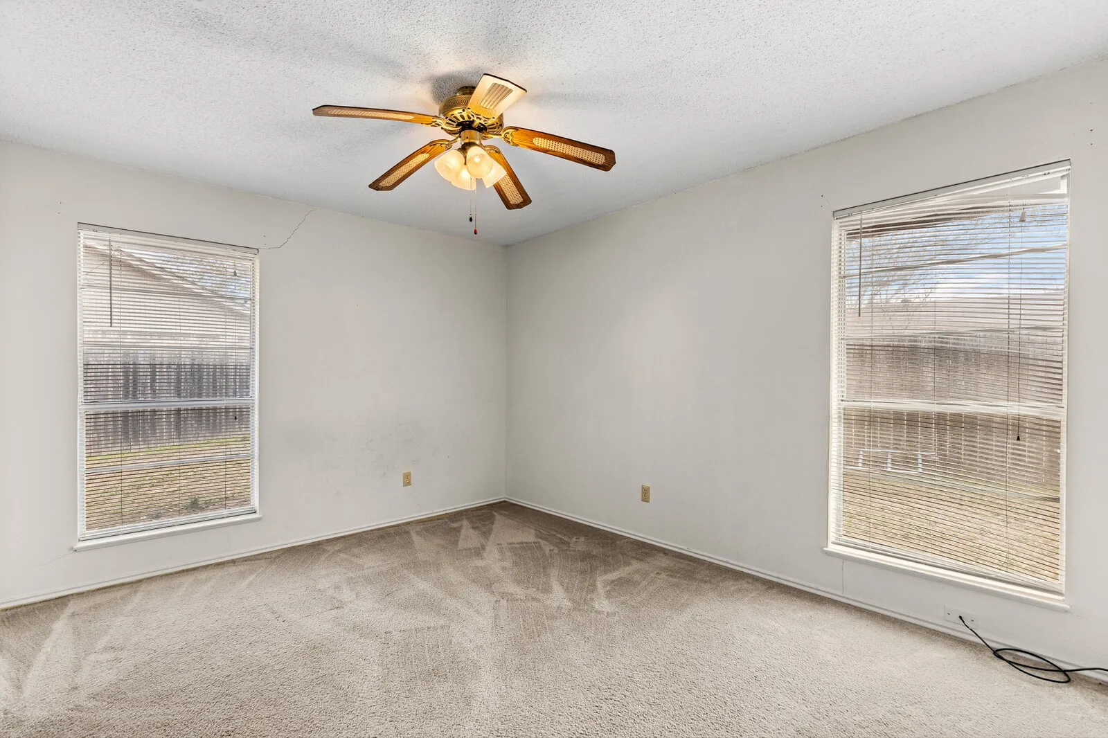 Single Family Residence For Sale in Falls County , 918 Saint Charles Court, Marlin, Texas 76661, 3 Bedroom, 2 Bathroom, 2 Garage spaces, 2,268 Sqft, built in 1977, Price $174,900, mls#21200025, Real Estate Agent in Marlin, Homes For Sale in Falls county, Homes For Sale in Marlin, Realtor in Marlin Texas, Real Estate Brokerage Independent Realty Texas, Luminita Cordes Realtor