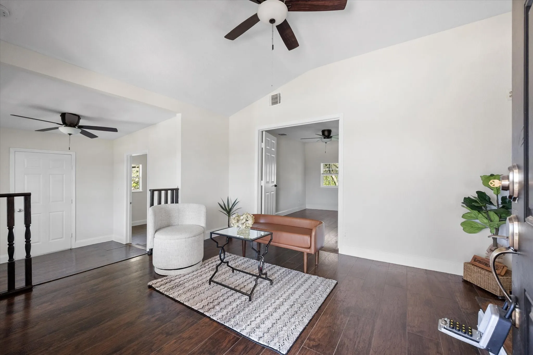 Single Family Residence For Sale in Parker County , 508 Lois Circle, Granbury, Texas 76049, 3 Bedrooms, 3 Bathrooms, Garage spaces, 1,292 Sqft, built in 1988, Preowned, Price $169,400, mls#21193376, Real Estate Agent in Granbury, Homes For Sale in Parker county, Homes For Sale in Granbury, Realtor in Granbury Texas, Real Estate Brokerage Independent Realty Texas, Luminita Cordes Realtor