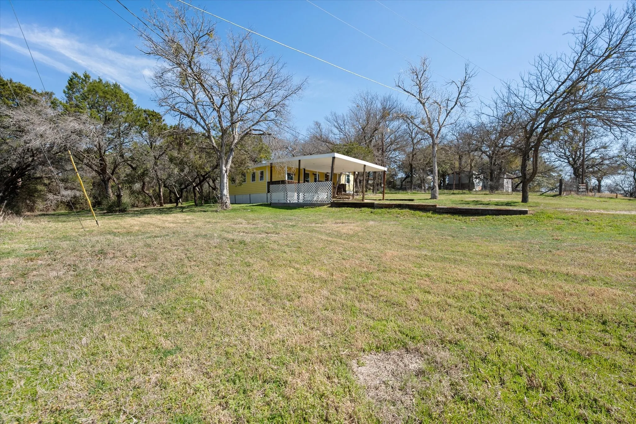 Single Family Residence For Sale in Parker County , 508 Lois Circle, Granbury, Texas 76049, 3 Bedrooms, 3 Bathrooms, Garage spaces, 1,292 Sqft, built in 1988, Preowned, Price $169,400, mls#21193376, Real Estate Agent in Granbury, Homes For Sale in Parker county, Homes For Sale in Granbury, Realtor in Granbury Texas, Real Estate Brokerage Independent Realty Texas, Luminita Cordes Realtor