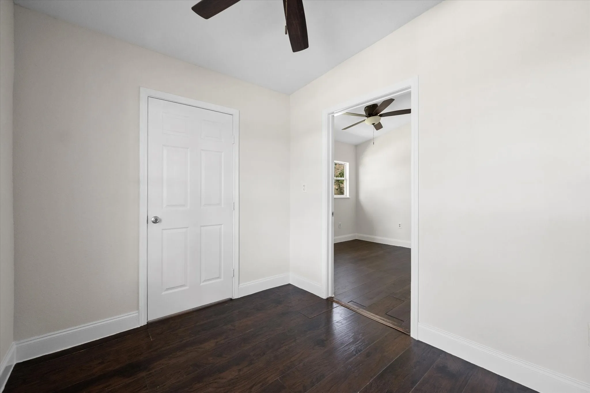 Single Family Residence For Sale in Parker County , 508 Lois Circle, Granbury, Texas 76049, 3 Bedrooms, 3 Bathrooms, Garage spaces, 1,292 Sqft, built in 1988, Preowned, Price $169,400, mls#21193376, Real Estate Agent in Granbury, Homes For Sale in Parker county, Homes For Sale in Granbury, Realtor in Granbury Texas, Real Estate Brokerage Independent Realty Texas, Luminita Cordes Realtor