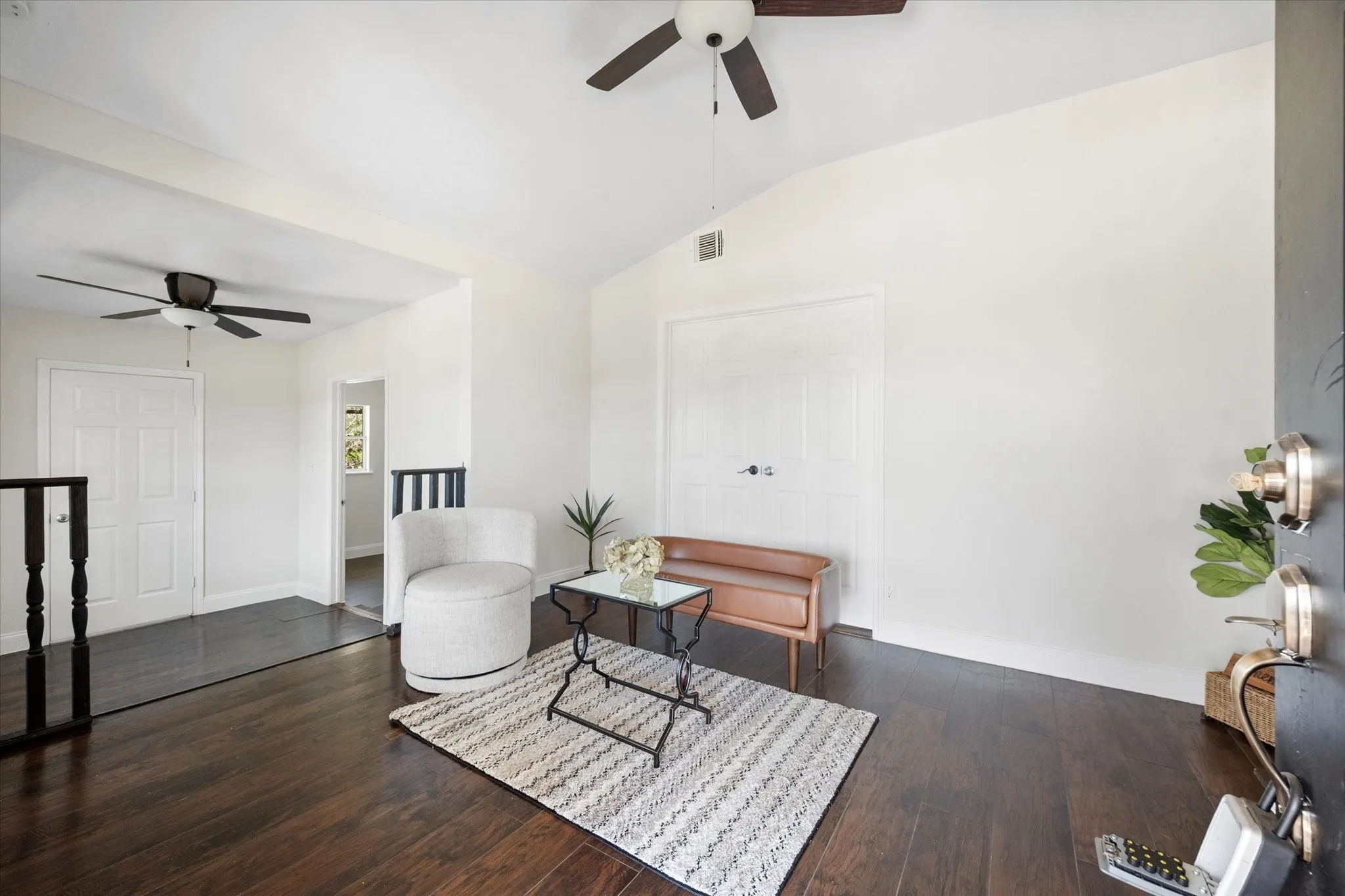 Single Family Residence For Sale in Parker County , 508 Lois Circle, Granbury, Texas 76049, 3 Bedrooms, 3 Bathrooms, Garage spaces, 1,292 Sqft, built in 1988, Preowned, Price $169,400, mls#21193376, Real Estate Agent in Granbury, Homes For Sale in Parker county, Homes For Sale in Granbury, Realtor in Granbury Texas, Real Estate Brokerage Independent Realty Texas, Luminita Cordes Realtor