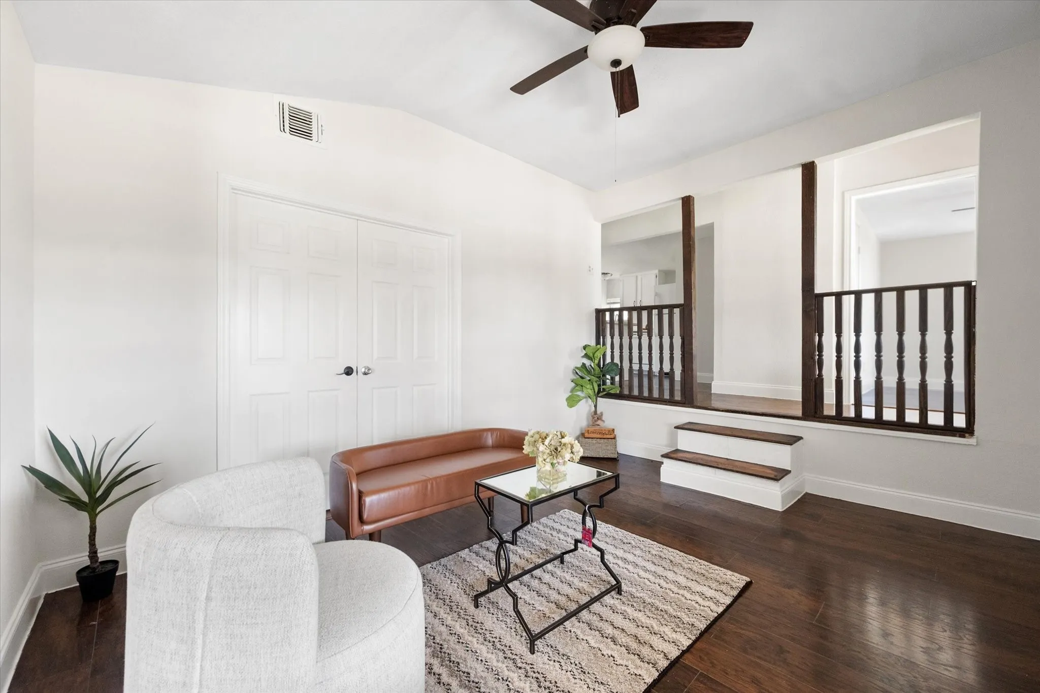 Single Family Residence For Sale in Parker County , 508 Lois Circle, Granbury, Texas 76049, 3 Bedrooms, 3 Bathrooms, Garage spaces, 1,292 Sqft, built in 1988, Preowned, Price $169,400, mls#21193376, Real Estate Agent in Granbury, Homes For Sale in Parker county, Homes For Sale in Granbury, Realtor in Granbury Texas, Real Estate Brokerage Independent Realty Texas, Luminita Cordes Realtor