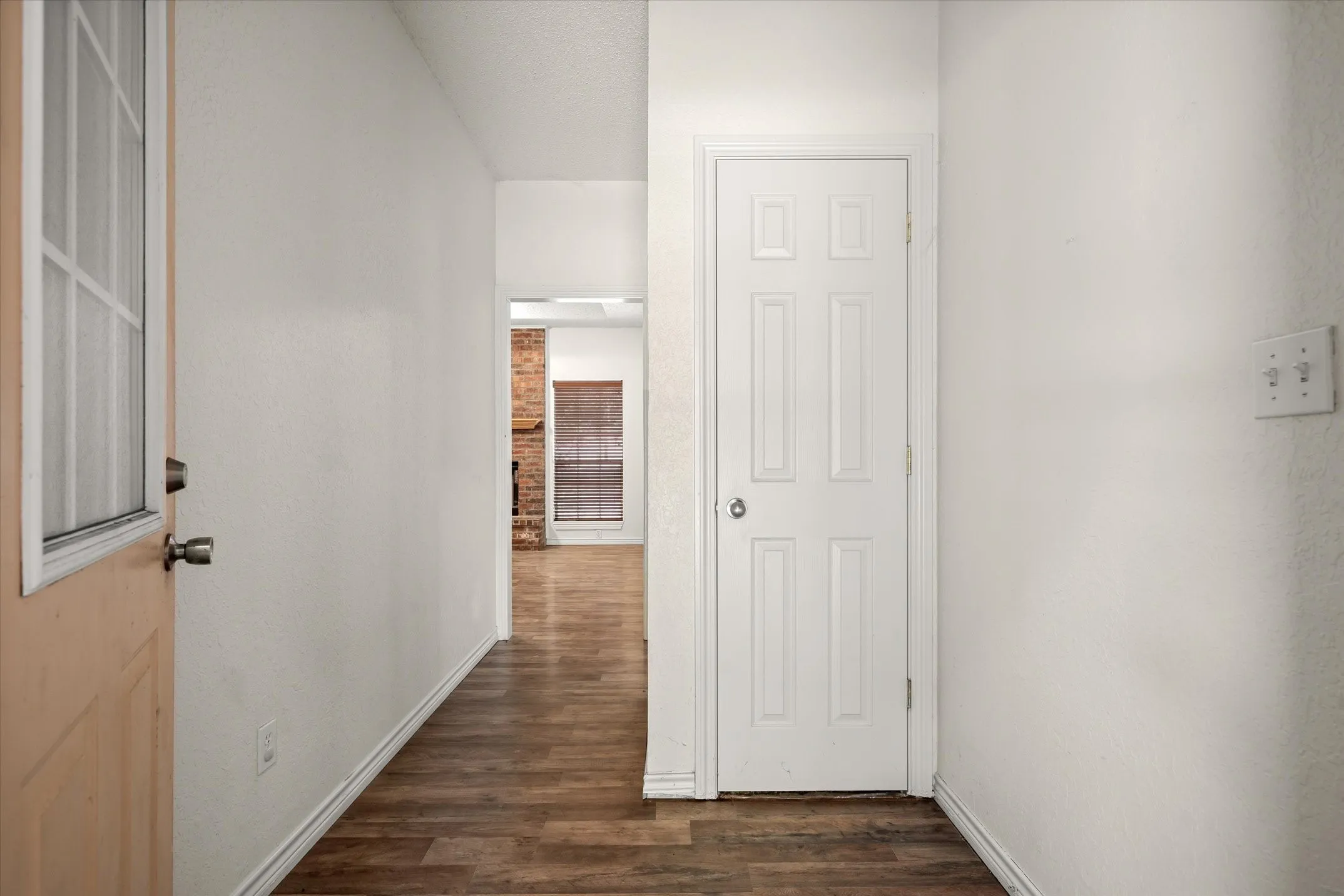 Single Family Residence For Sale in Van Zandt County , 400 Bent Creek Dr, Grand Saline, Texas 75140, 3 Bedroom, 2 Bathroom, 2 Garage spaces, 1,337 Sqft, built in 2005, Preowned, mls#21200493, Real Estate Agent in Grand Saline, Homes For Sale in Van Zandt county, Homes For Sale in Grand Saline, Realtor in Grand Saline Texas, Real Estate Brokerage Independent Realty Texas, Luminita Cordes Realtor