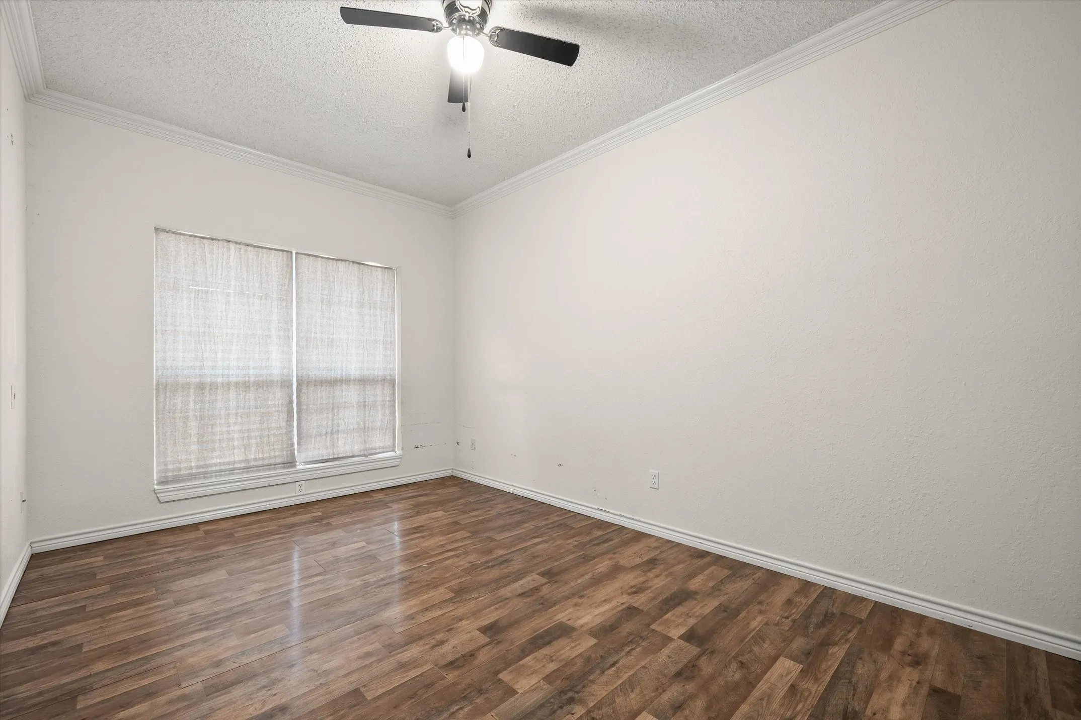 Single Family Residence For Sale in Van Zandt County , 400 Bent Creek Dr, Grand Saline, Texas 75140, 3 Bedroom, 2 Bathroom, 2 Garage spaces, 1,337 Sqft, built in 2005, Preowned, mls#21200493, Real Estate Agent in Grand Saline, Homes For Sale in Van Zandt county, Homes For Sale in Grand Saline, Realtor in Grand Saline Texas, Real Estate Brokerage Independent Realty Texas, Luminita Cordes Realtor