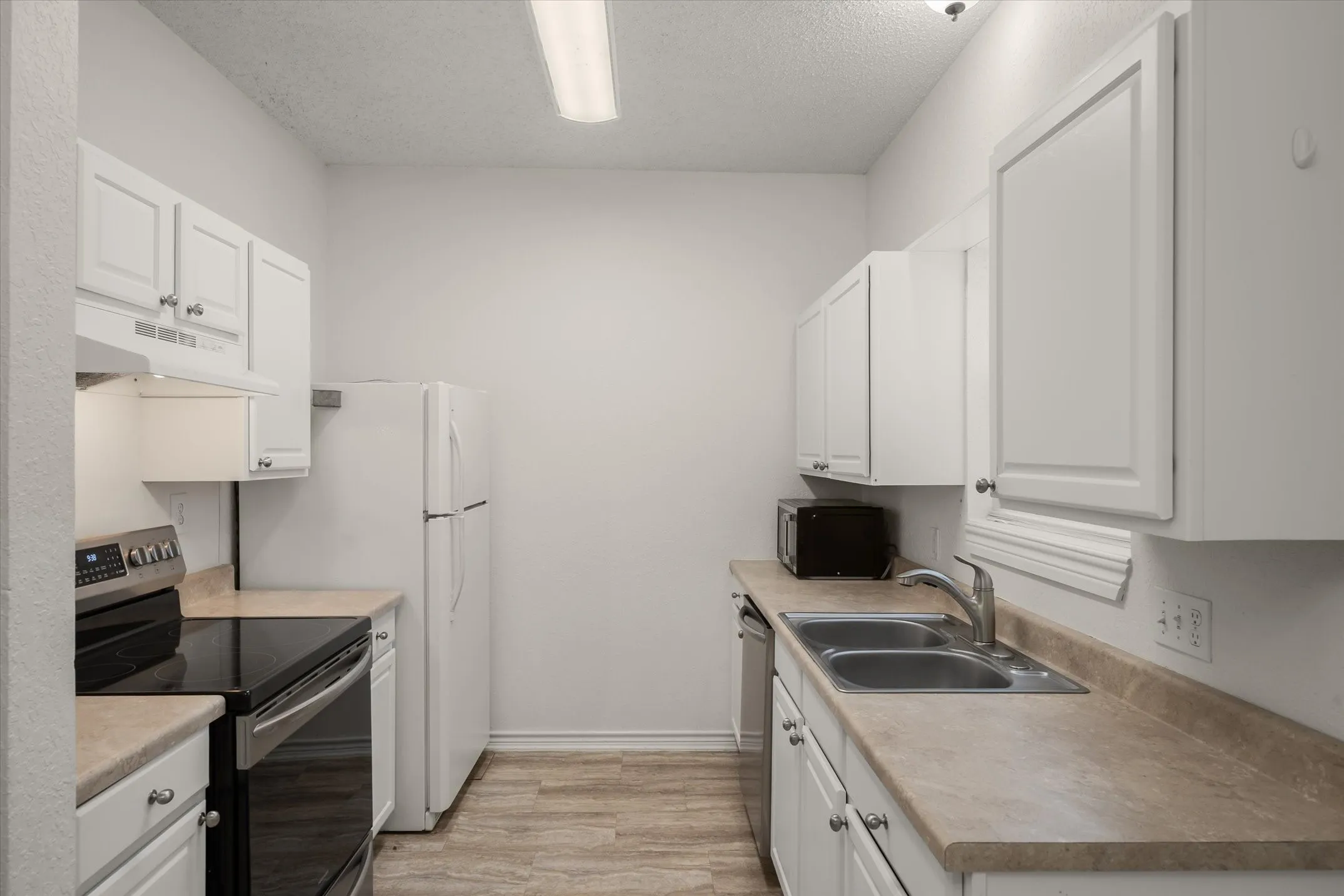 Single Family Residence For Sale in Van Zandt County , 400 Bent Creek Dr, Grand Saline, Texas 75140, 3 Bedroom, 2 Bathroom, 2 Garage spaces, 1,337 Sqft, built in 2005, Preowned, mls#21200493, Real Estate Agent in Grand Saline, Homes For Sale in Van Zandt county, Homes For Sale in Grand Saline, Realtor in Grand Saline Texas, Real Estate Brokerage Independent Realty Texas, Luminita Cordes Realtor