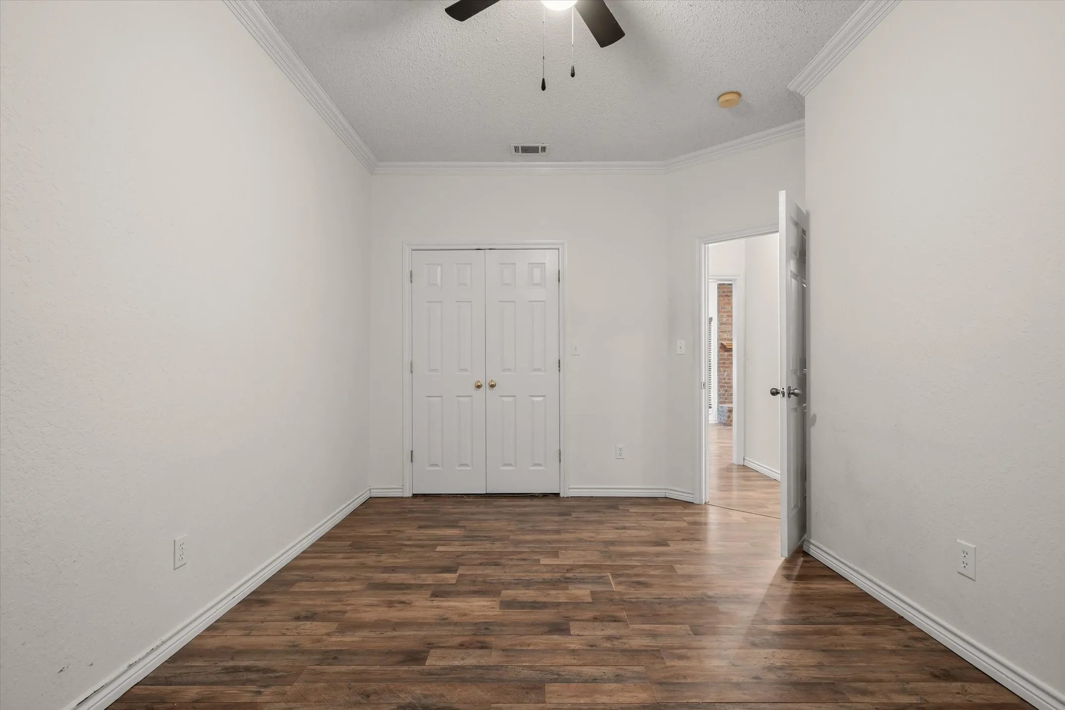 Single Family Residence For Sale in Van Zandt County , 400 Bent Creek Dr, Grand Saline, Texas 75140, 3 Bedroom, 2 Bathroom, 2 Garage spaces, 1,337 Sqft, built in 2005, Preowned, mls#21200493, Real Estate Agent in Grand Saline, Homes For Sale in Van Zandt county, Homes For Sale in Grand Saline, Realtor in Grand Saline Texas, Real Estate Brokerage Independent Realty Texas, Luminita Cordes Realtor