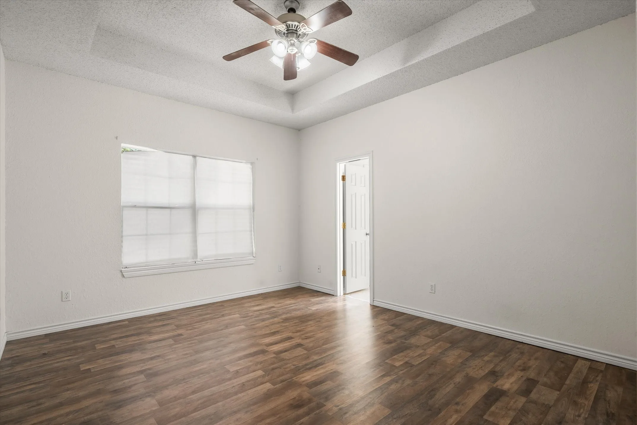 Single Family Residence For Sale in Van Zandt County , 400 Bent Creek Dr, Grand Saline, Texas 75140, 3 Bedroom, 2 Bathroom, 2 Garage spaces, 1,337 Sqft, built in 2005, Preowned, mls#21200493, Real Estate Agent in Grand Saline, Homes For Sale in Van Zandt county, Homes For Sale in Grand Saline, Realtor in Grand Saline Texas, Real Estate Brokerage Independent Realty Texas, Luminita Cordes Realtor
