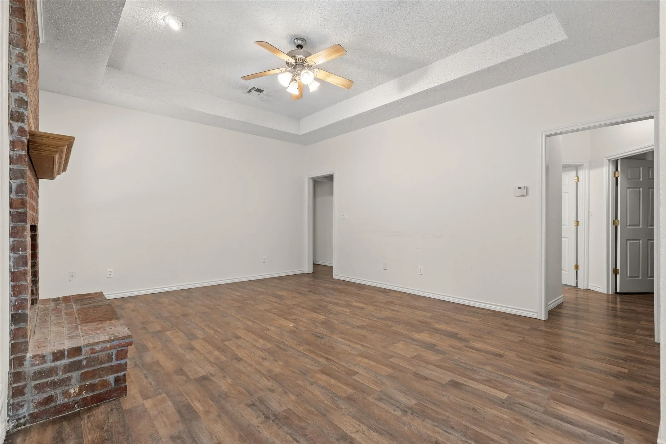 Single Family Residence For Sale in Van Zandt County , 400 Bent Creek Dr, Grand Saline, Texas 75140, 3 Bedroom, 2 Bathroom, 2 Garage spaces, 1,337 Sqft, built in 2005, Preowned, mls#21200493, Real Estate Agent in Grand Saline, Homes For Sale in Van Zandt county, Homes For Sale in Grand Saline, Realtor in Grand Saline Texas, Real Estate Brokerage Independent Realty Texas, Luminita Cordes Realtor