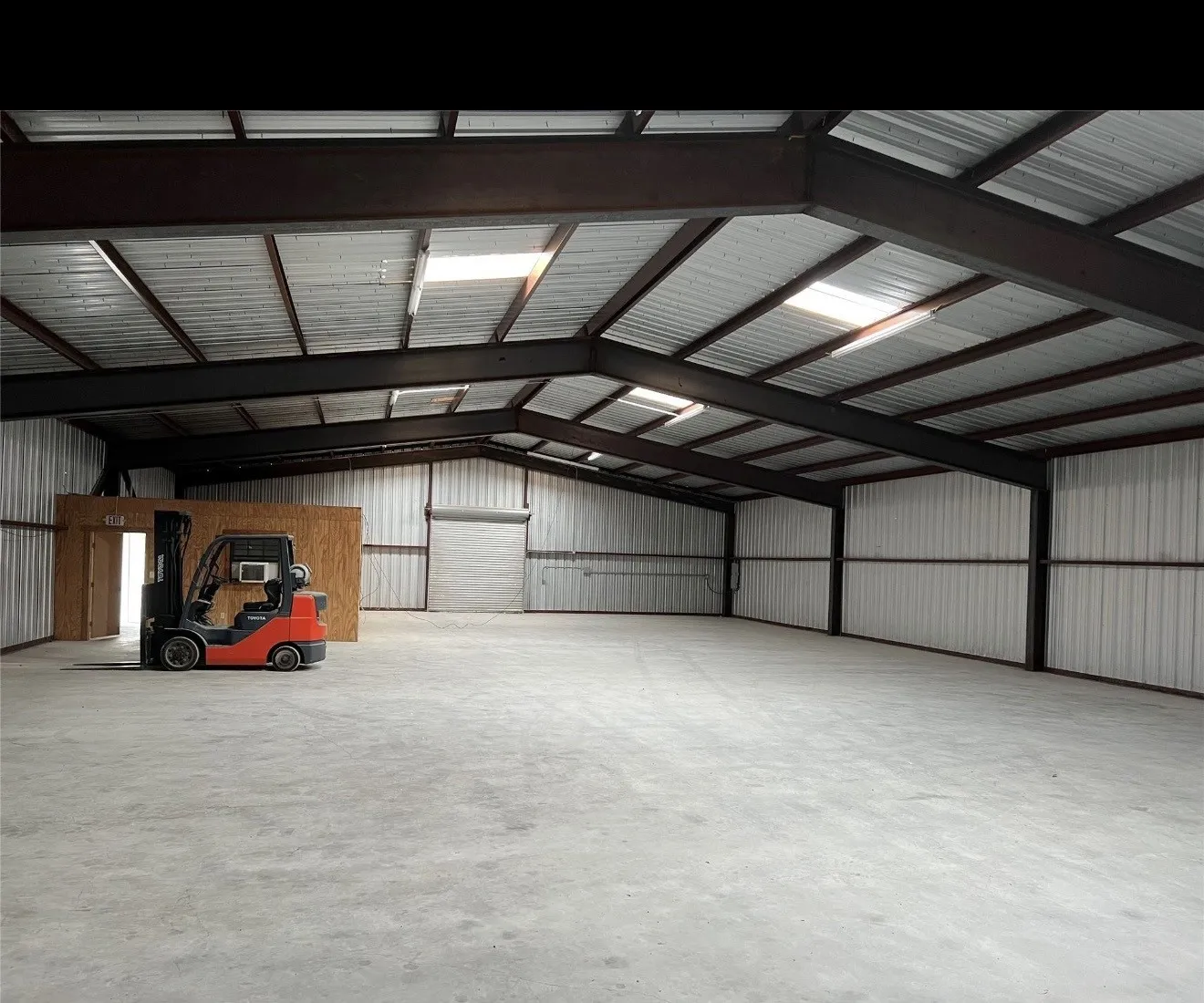 Industrial For Sale in Palo Pinto County , 411 Lee, Mineral Wells, Texas 76066, 0, 0, Garage spaces, 0 Sqft, built in 2010, Preowned, mls#21198332, Real Estate Agent in Mineral Wells, Homes For Sale in Palo Pinto county, Homes For Sale in Mineral Wells, Realtor in Mineral Wells Texas, Real Estate Brokerage Independent Realty Texas, Luminita Cordes Realtor