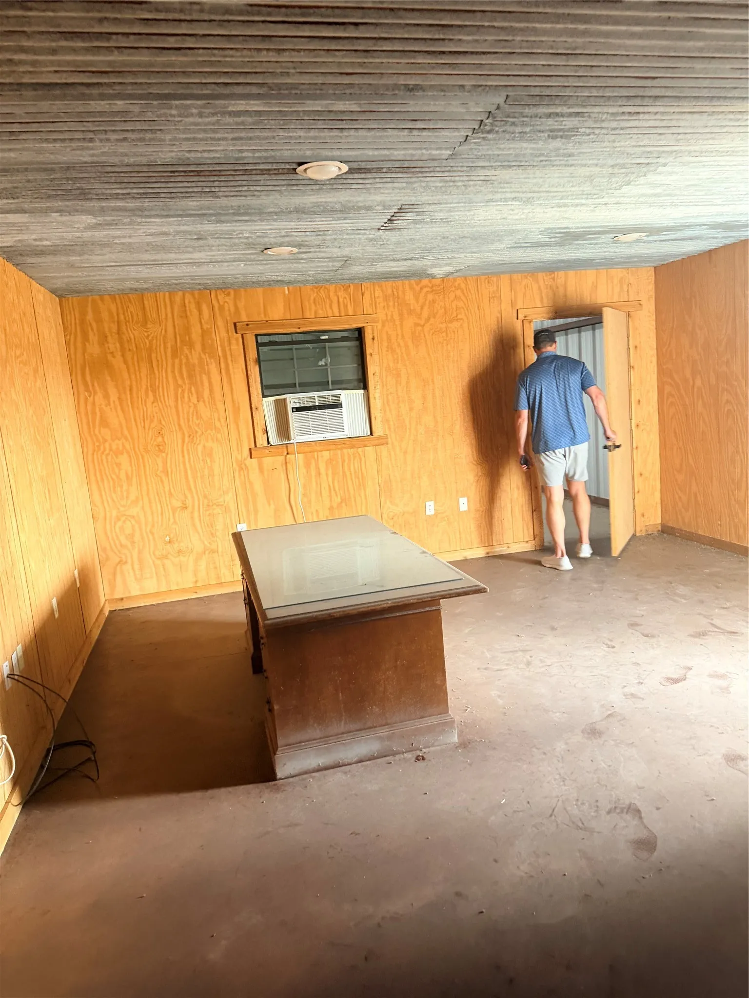 Industrial For Sale in Palo Pinto County , 411 Lee, Mineral Wells, Texas 76066, 0, 0, Garage spaces, 0 Sqft, built in 2010, Preowned, mls#21198332, Real Estate Agent in Mineral Wells, Homes For Sale in Palo Pinto county, Homes For Sale in Mineral Wells, Realtor in Mineral Wells Texas, Real Estate Brokerage Independent Realty Texas, Luminita Cordes Realtor
