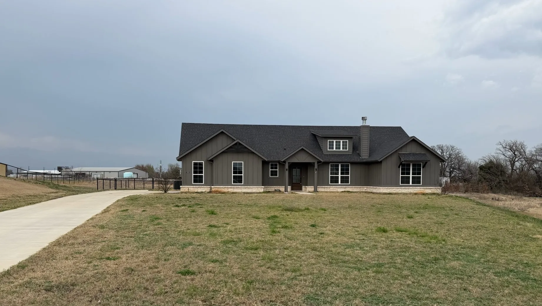 Single Family Residence For Sale in Parker County , 1035 Northern Oaks Court, Springtown, Texas 76082, 4 Bedrooms, 2 Bathrooms, 1 Garage spaces, 2,075 Sqft, built in 2021, New Construction - Complete, Price $438,744, mls#21199699, Real Estate Agent in Springtown, Homes For Sale in Parker county, Homes For Sale in Springtown, Realtor in Springtown Texas, Real Estate Brokerage Independent Realty Texas, Luminita Cordes Realtor