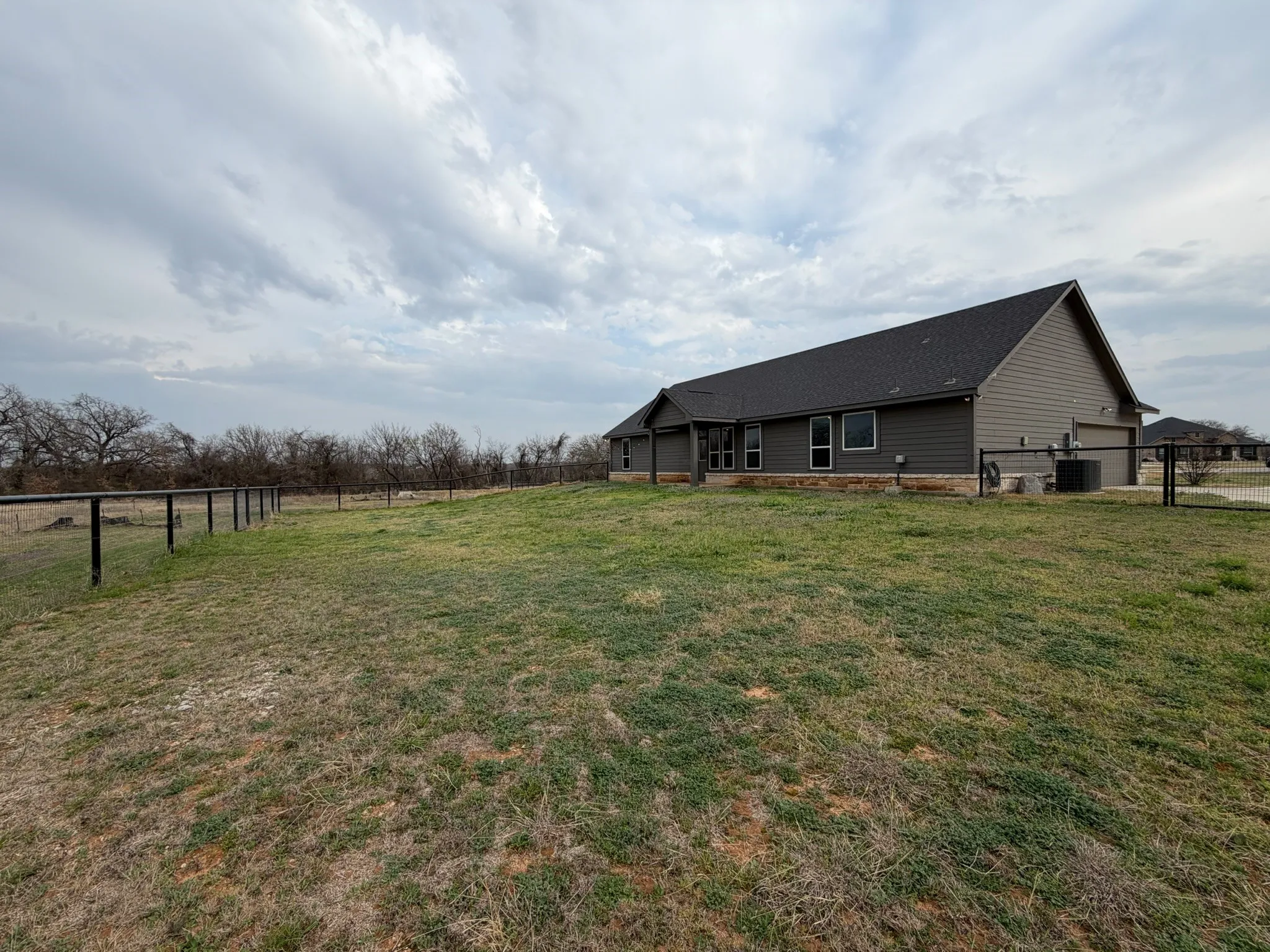 Single Family Residence For Sale in Parker County , 1035 Northern Oaks Court, Springtown, Texas 76082, 4 Bedrooms, 2 Bathrooms, 1 Garage spaces, 2,075 Sqft, built in 2021, New Construction - Complete, Price $438,744, mls#21199699, Real Estate Agent in Springtown, Homes For Sale in Parker county, Homes For Sale in Springtown, Realtor in Springtown Texas, Real Estate Brokerage Independent Realty Texas, Luminita Cordes Realtor