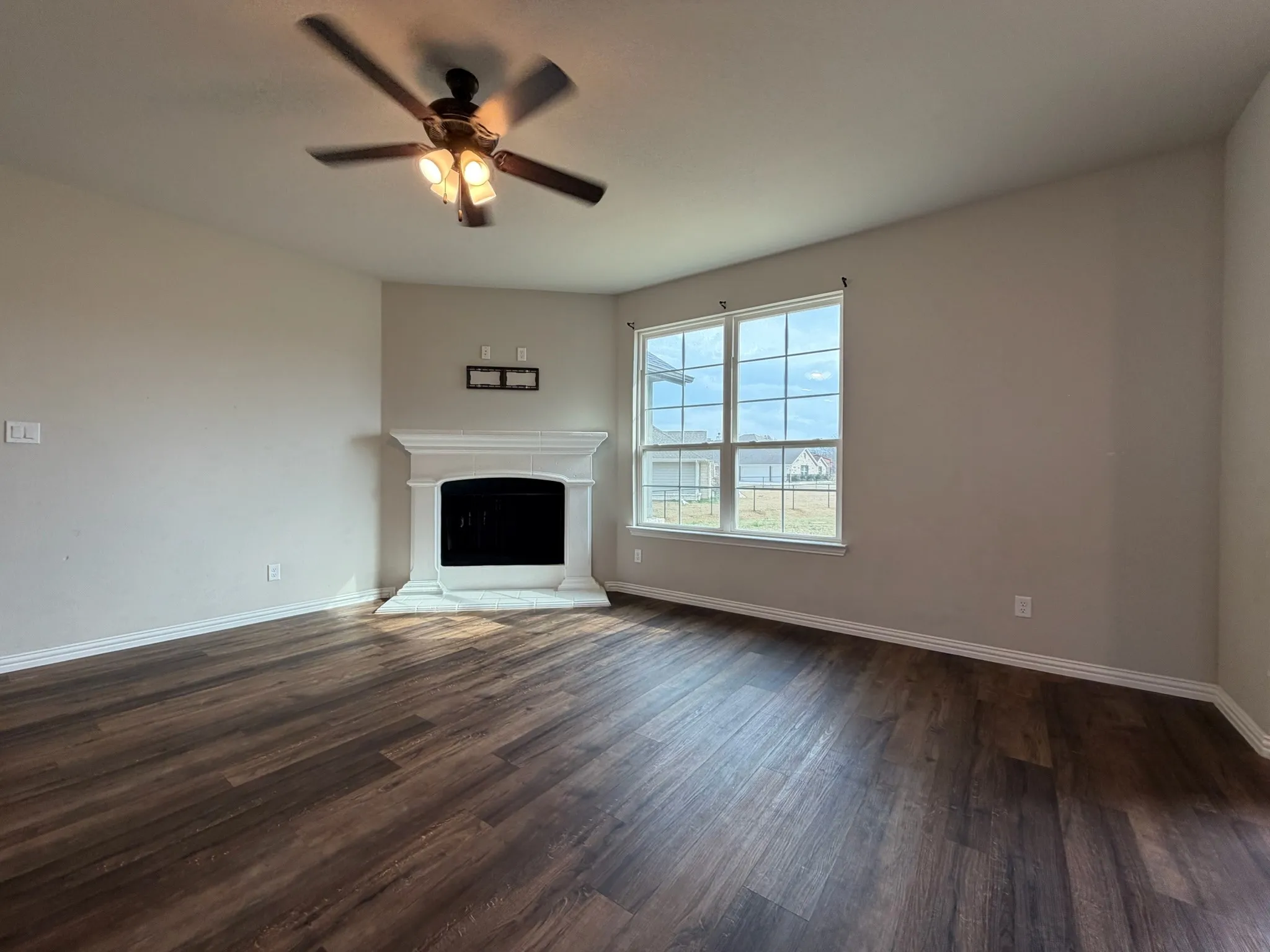 Single Family Residence For Sale in Parker County , 1035 Northern Oaks Court, Springtown, Texas 76082, 4 Bedrooms, 2 Bathrooms, 1 Garage spaces, 2,075 Sqft, built in 2021, New Construction - Complete, Price $438,744, mls#21199699, Real Estate Agent in Springtown, Homes For Sale in Parker county, Homes For Sale in Springtown, Realtor in Springtown Texas, Real Estate Brokerage Independent Realty Texas, Luminita Cordes Realtor