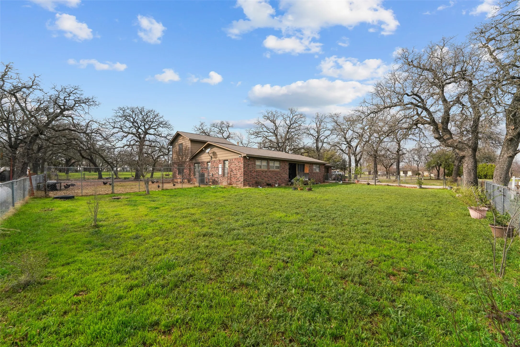 Single Family Residence For Sale in Parker County , 1051 Lynch Bend Road, Springtown, Texas 76082, 4 Bedroom, 2 Bathroom, 2 Garage spaces, 2,611 Sqft, built in 1973, Preowned, mls#21200261, Real Estate Agent in Springtown, Homes For Sale in Parker county, Homes For Sale in Springtown, Realtor in Springtown Texas, Real Estate Brokerage Independent Realty Texas, Luminita Cordes Realtor
