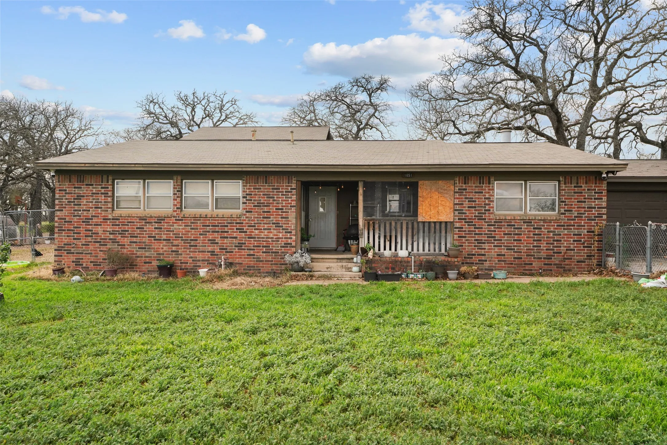Single Family Residence For Sale in Parker County , 1051 Lynch Bend Road, Springtown, Texas 76082, 4 Bedroom, 2 Bathroom, 2 Garage spaces, 2,611 Sqft, built in 1973, Preowned, mls#21200261, Real Estate Agent in Springtown, Homes For Sale in Parker county, Homes For Sale in Springtown, Realtor in Springtown Texas, Real Estate Brokerage Independent Realty Texas, Luminita Cordes Realtor