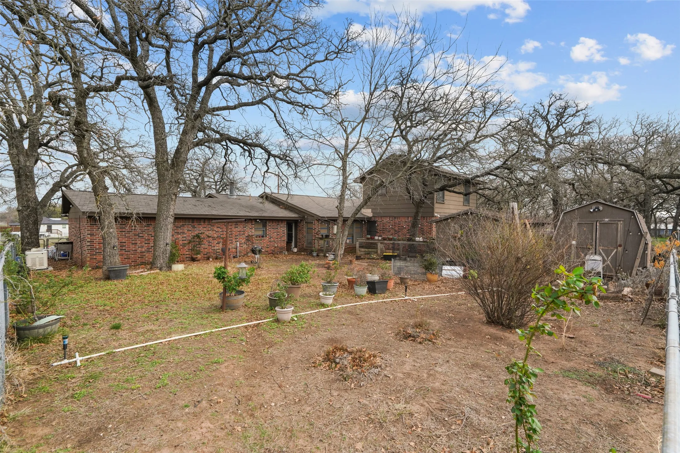 Single Family Residence For Sale in Parker County , 1051 Lynch Bend Road, Springtown, Texas 76082, 4 Bedroom, 2 Bathroom, 2 Garage spaces, 2,611 Sqft, built in 1973, Preowned, mls#21200261, Real Estate Agent in Springtown, Homes For Sale in Parker county, Homes For Sale in Springtown, Realtor in Springtown Texas, Real Estate Brokerage Independent Realty Texas, Luminita Cordes Realtor