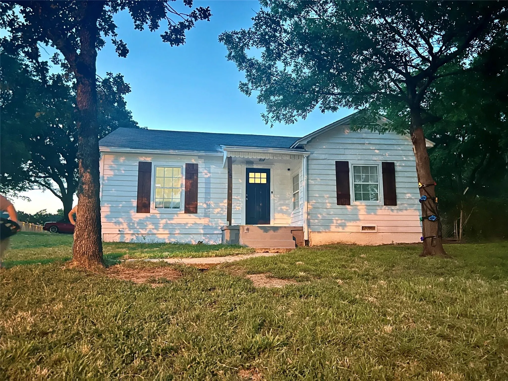 Single Family Residence For Sale in Grayson County , 25 W Parnell Street, Denison, Texas 75020, 3 Bedrooms, 2 Bathrooms, Garage spaces, 1,595 Sqft, built in 1940, Price $198,000, mls#21200665, Real Estate Agent in Denison, Homes For Sale in Grayson county, Homes For Sale in Denison, Realtor in Denison Texas, Real Estate Brokerage Independent Realty Texas, Luminita Cordes Realtor