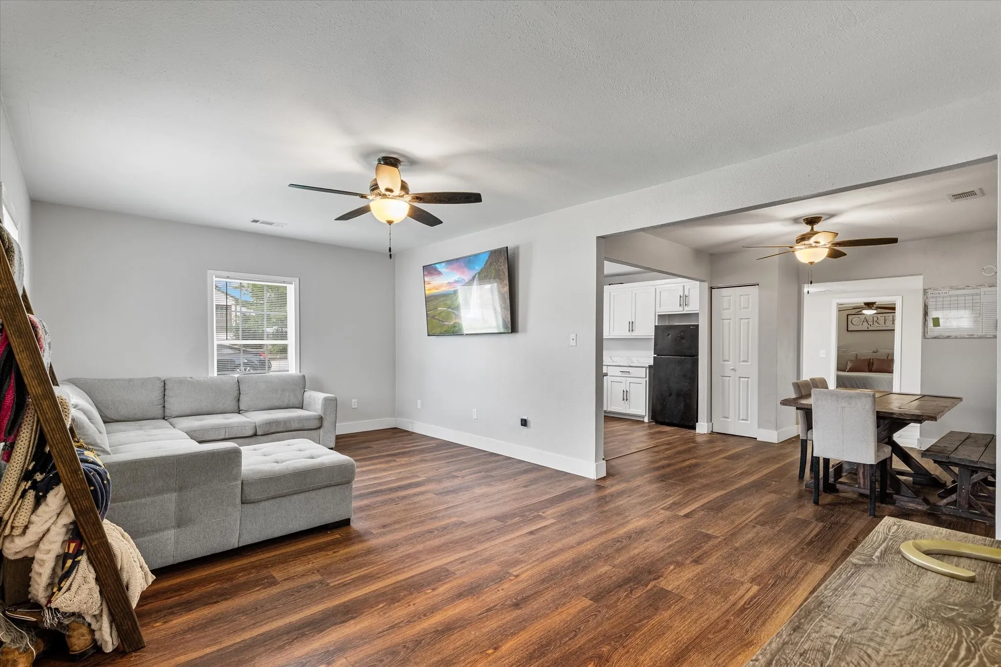 Single Family Residence For Sale in Grayson County , 25 W Parnell Street, Denison, Texas 75020, 3 Bedrooms, 2 Bathrooms, Garage spaces, 1,595 Sqft, built in 1940, Price $198,000, mls#21200665, Real Estate Agent in Denison, Homes For Sale in Grayson county, Homes For Sale in Denison, Realtor in Denison Texas, Real Estate Brokerage Independent Realty Texas, Luminita Cordes Realtor