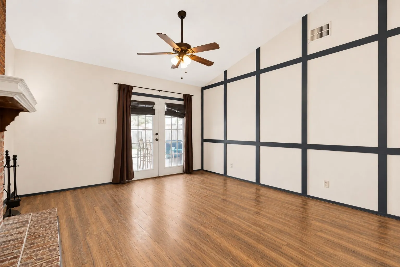 Apartment For Sale in Dallas County , 744 Lee Street, Mesquite, Texas 75149, 2 Bedroom, 2 Bathroom, Garage spaces, 936 Sqft, built in 1983, mls#21199937, Real Estate Agent in Mesquite, Homes For Sale in Dallas county, Homes For Sale in Mesquite, Realtor in Mesquite Texas, Real Estate Brokerage Independent Realty Texas, Luminita Cordes Realtor