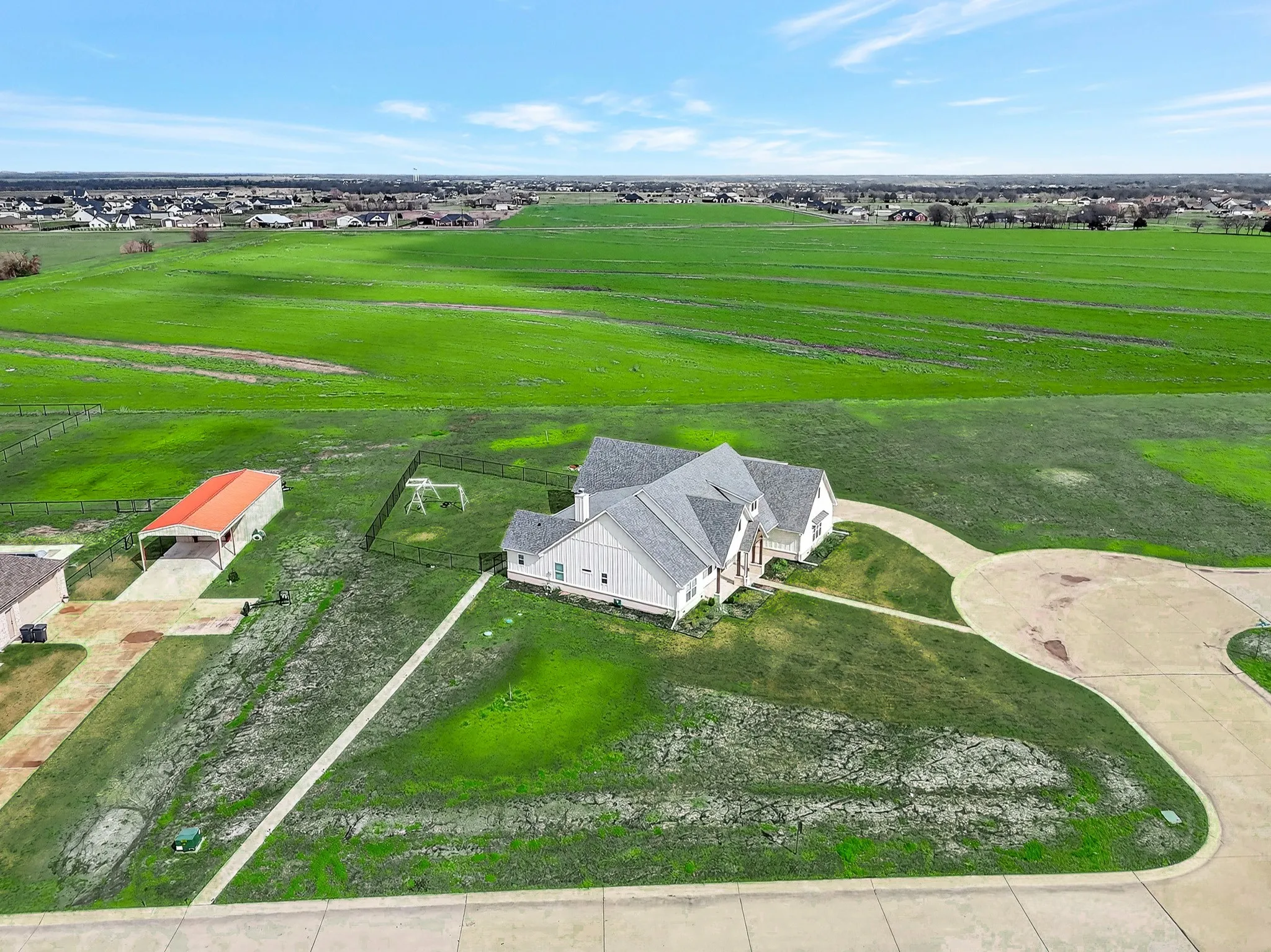 Single Family Residence For Sale in Hunt County , 4929 Caddo Crossing Drive, Caddo Mills, Texas 75135, 5 Bedroom, 5 Bathroom, 3 Garage spaces, 3,243 Sqft, built in 2022, mls#21200778, Real Estate Agent in Caddo Mills, Homes For Sale in Hunt county, Homes For Sale in Caddo Mills, Realtor in Caddo Mills Texas, Real Estate Brokerage Independent Realty Texas, Luminita Cordes Realtor
