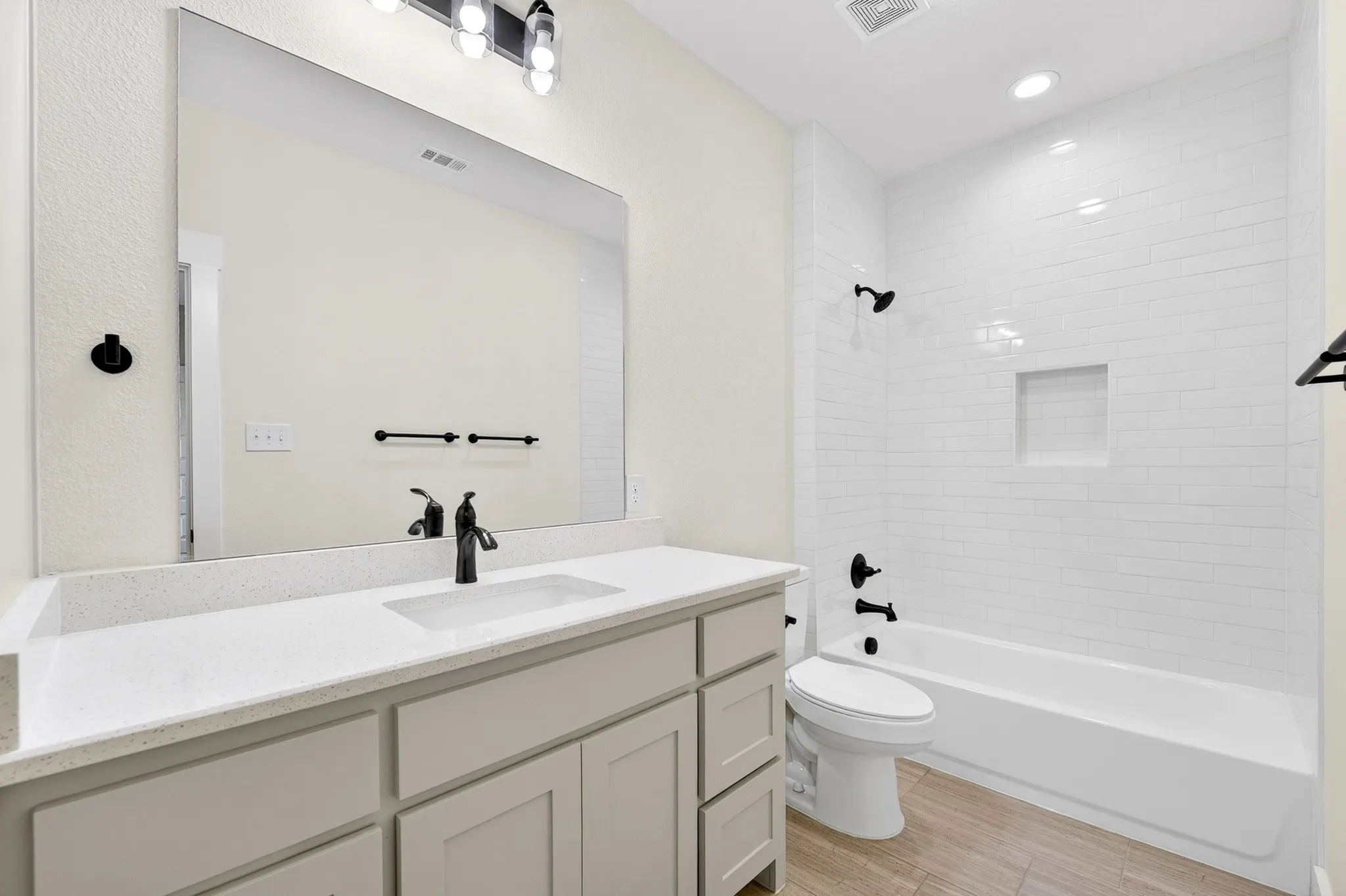 Single Family Residence For Sale in Hunt County , 4929 Caddo Crossing Drive, Caddo Mills, Texas 75135, 5 Bedroom, 5 Bathroom, 3 Garage spaces, 3,243 Sqft, built in 2022, mls#21200778, Real Estate Agent in Caddo Mills, Homes For Sale in Hunt county, Homes For Sale in Caddo Mills, Realtor in Caddo Mills Texas, Real Estate Brokerage Independent Realty Texas, Luminita Cordes Realtor