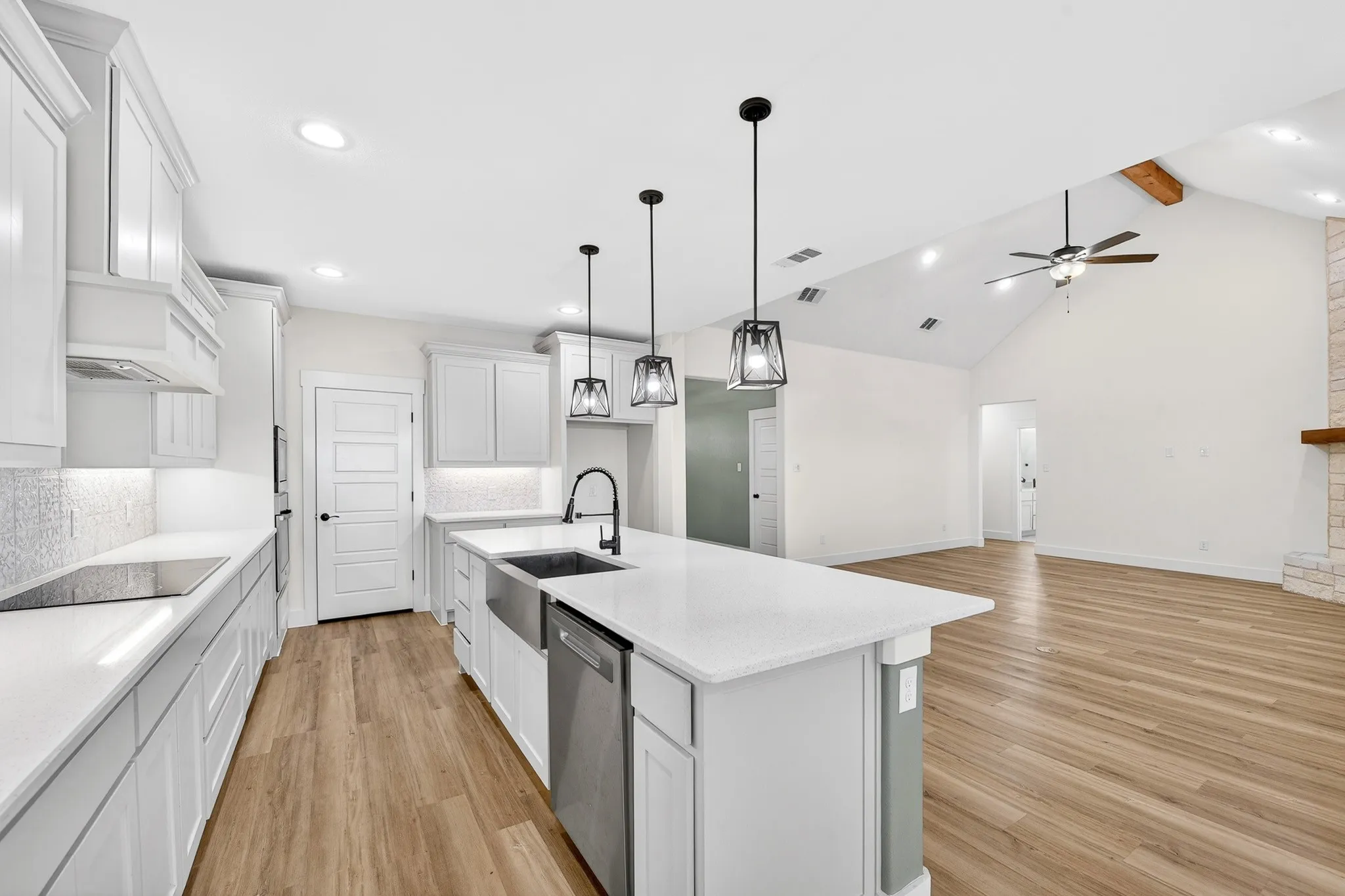 Single Family Residence For Sale in Hunt County , 4929 Caddo Crossing Drive, Caddo Mills, Texas 75135, 5 Bedroom, 5 Bathroom, 3 Garage spaces, 3,243 Sqft, built in 2022, mls#21200778, Real Estate Agent in Caddo Mills, Homes For Sale in Hunt county, Homes For Sale in Caddo Mills, Realtor in Caddo Mills Texas, Real Estate Brokerage Independent Realty Texas, Luminita Cordes Realtor