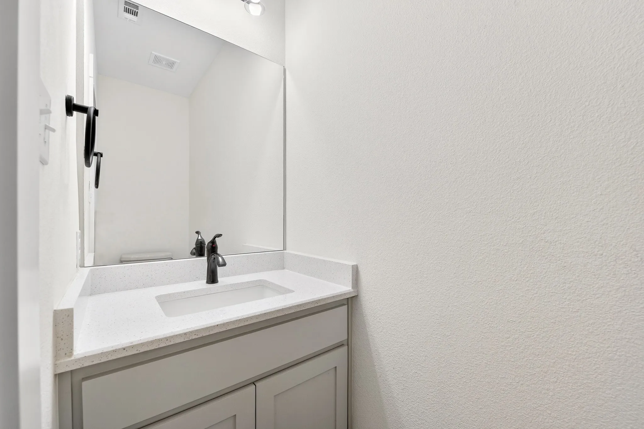 Single Family Residence For Sale in Hunt County , 4929 Caddo Crossing Drive, Caddo Mills, Texas 75135, 5 Bedroom, 5 Bathroom, 3 Garage spaces, 3,243 Sqft, built in 2022, mls#21200778, Real Estate Agent in Caddo Mills, Homes For Sale in Hunt county, Homes For Sale in Caddo Mills, Realtor in Caddo Mills Texas, Real Estate Brokerage Independent Realty Texas, Luminita Cordes Realtor