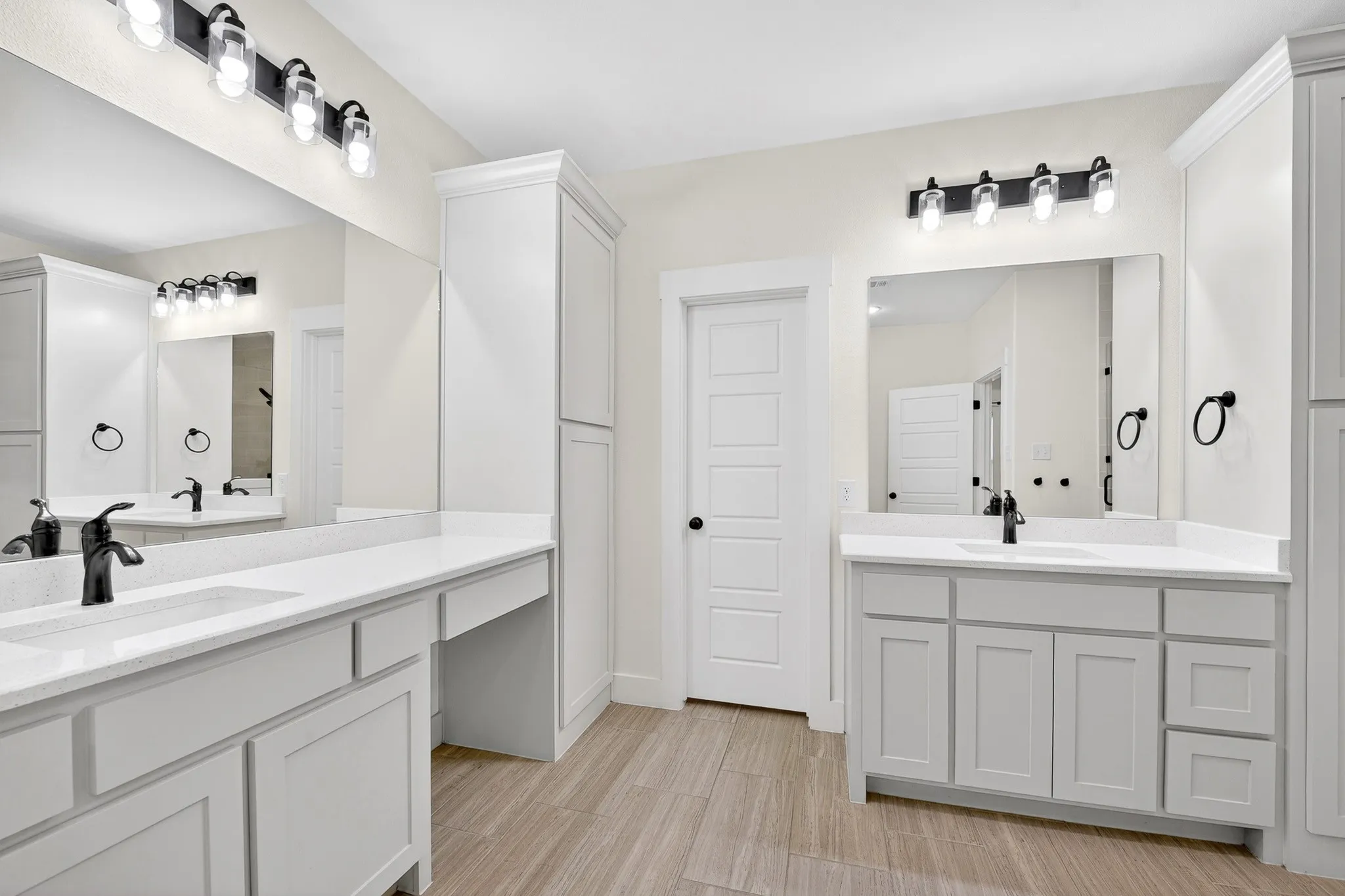 Single Family Residence For Sale in Hunt County , 4929 Caddo Crossing Drive, Caddo Mills, Texas 75135, 5 Bedroom, 5 Bathroom, 3 Garage spaces, 3,243 Sqft, built in 2022, mls#21200778, Real Estate Agent in Caddo Mills, Homes For Sale in Hunt county, Homes For Sale in Caddo Mills, Realtor in Caddo Mills Texas, Real Estate Brokerage Independent Realty Texas, Luminita Cordes Realtor