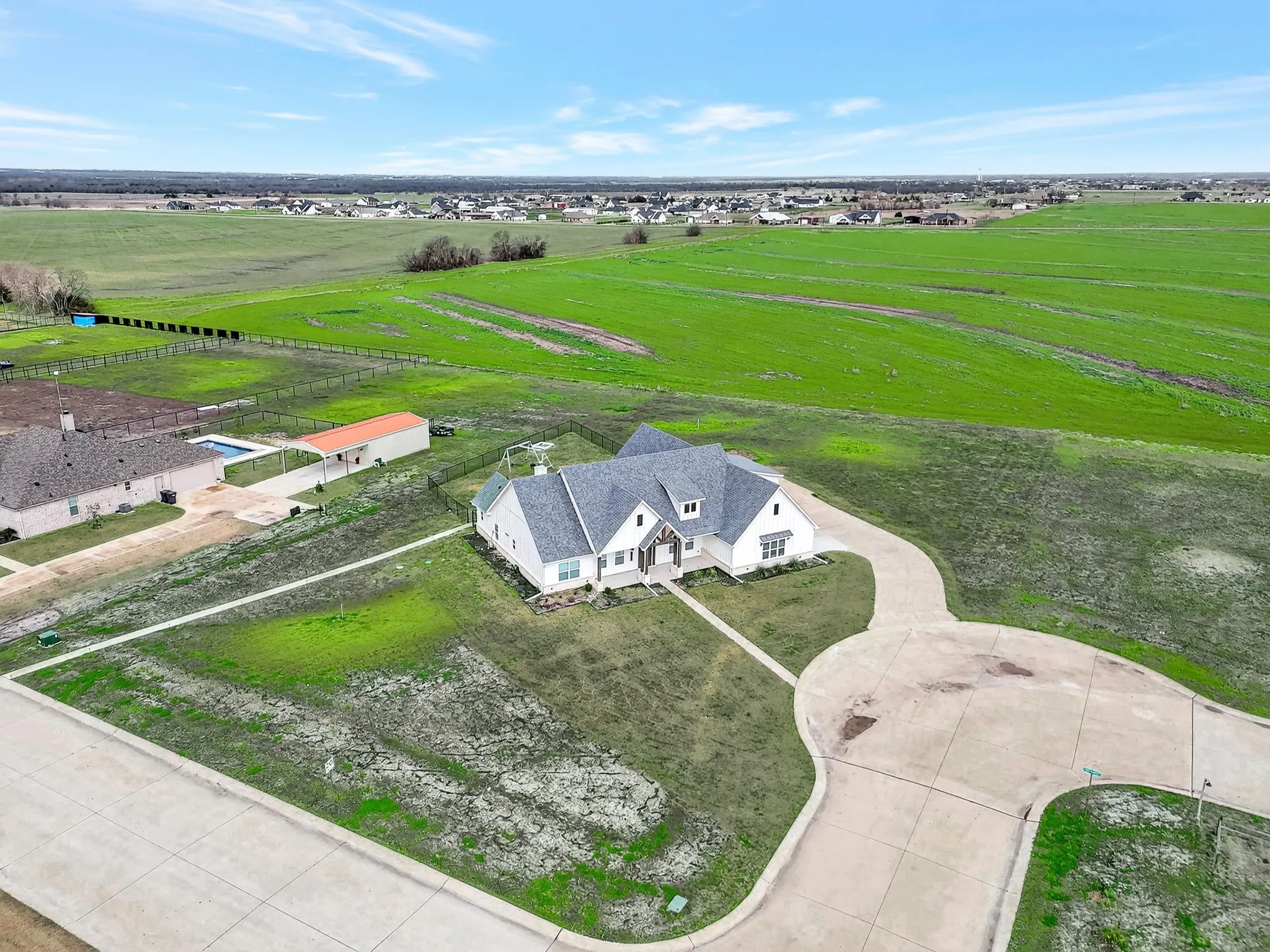 Single Family Residence For Sale in Hunt County , 4929 Caddo Crossing Drive, Caddo Mills, Texas 75135, 5 Bedroom, 5 Bathroom, 3 Garage spaces, 3,243 Sqft, built in 2022, mls#21200778, Real Estate Agent in Caddo Mills, Homes For Sale in Hunt county, Homes For Sale in Caddo Mills, Realtor in Caddo Mills Texas, Real Estate Brokerage Independent Realty Texas, Luminita Cordes Realtor