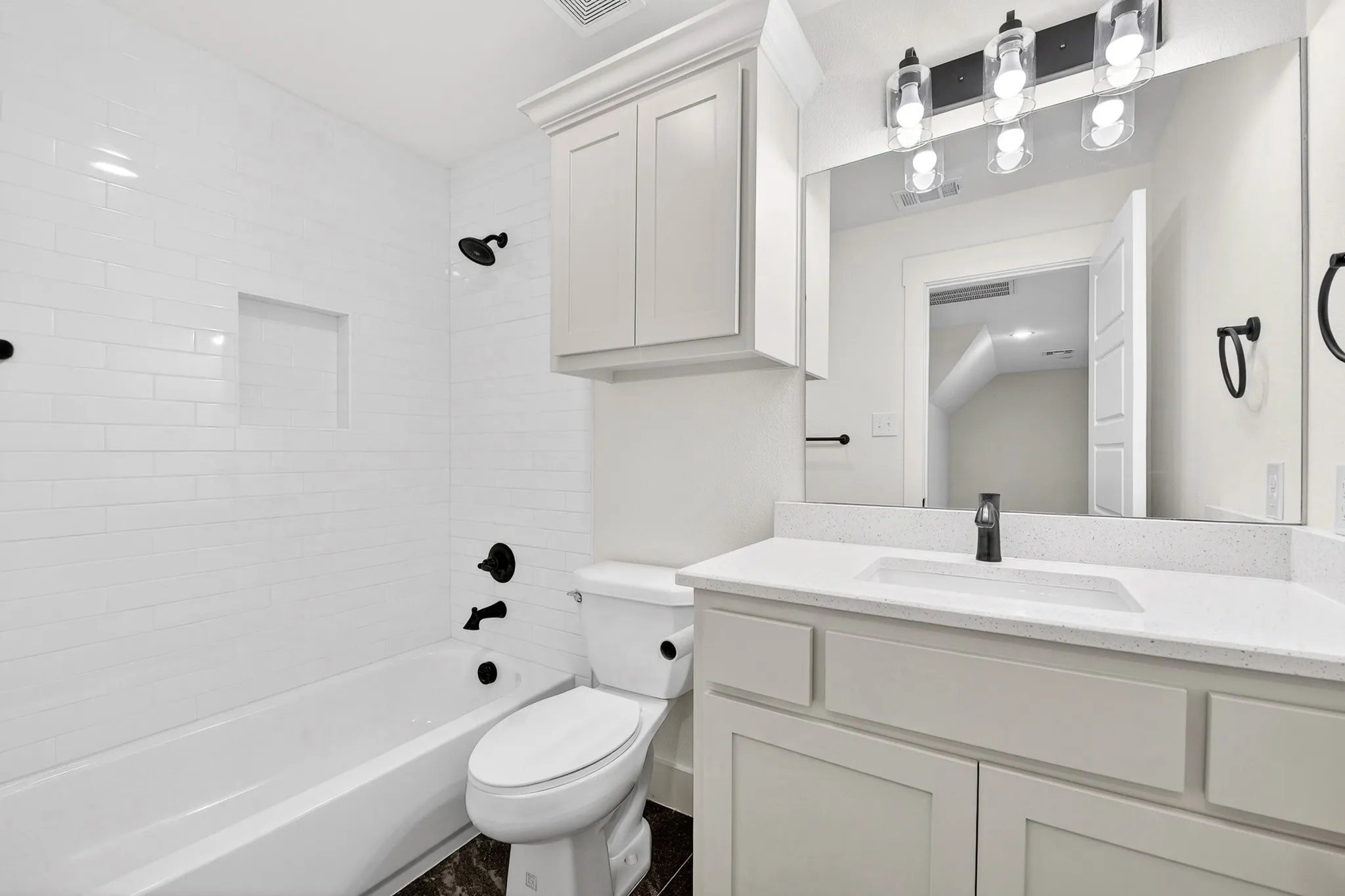 Single Family Residence For Sale in Hunt County , 4929 Caddo Crossing Drive, Caddo Mills, Texas 75135, 5 Bedroom, 5 Bathroom, 3 Garage spaces, 3,243 Sqft, built in 2022, mls#21200778, Real Estate Agent in Caddo Mills, Homes For Sale in Hunt county, Homes For Sale in Caddo Mills, Realtor in Caddo Mills Texas, Real Estate Brokerage Independent Realty Texas, Luminita Cordes Realtor
