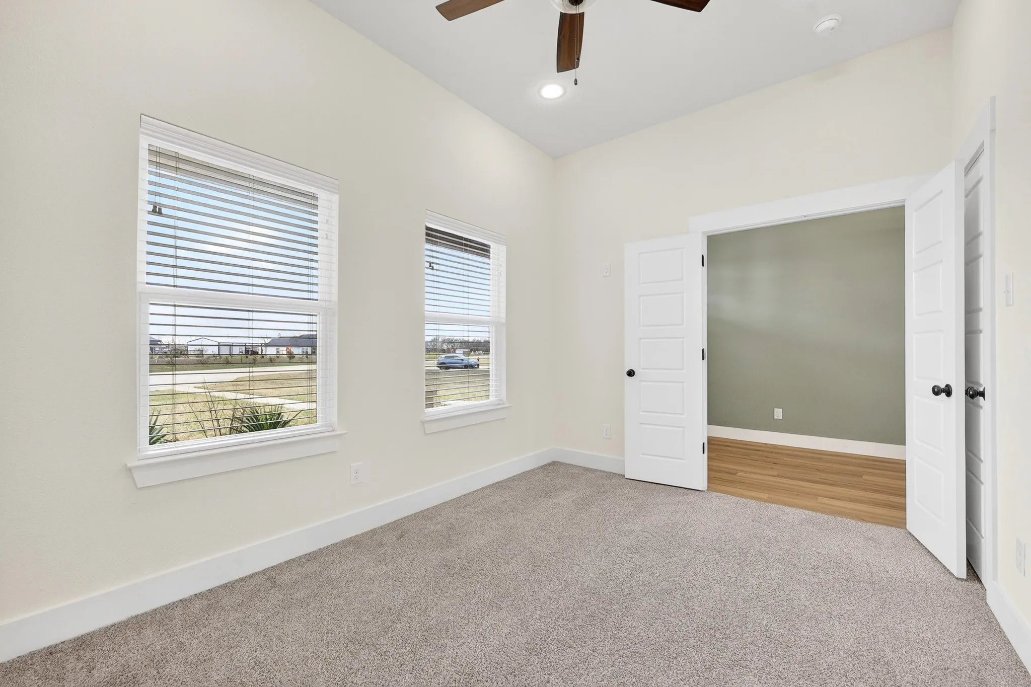 Single Family Residence For Sale in Hunt County , 4929 Caddo Crossing Drive, Caddo Mills, Texas 75135, 5 Bedroom, 5 Bathroom, 3 Garage spaces, 3,243 Sqft, built in 2022, mls#21200778, Real Estate Agent in Caddo Mills, Homes For Sale in Hunt county, Homes For Sale in Caddo Mills, Realtor in Caddo Mills Texas, Real Estate Brokerage Independent Realty Texas, Luminita Cordes Realtor