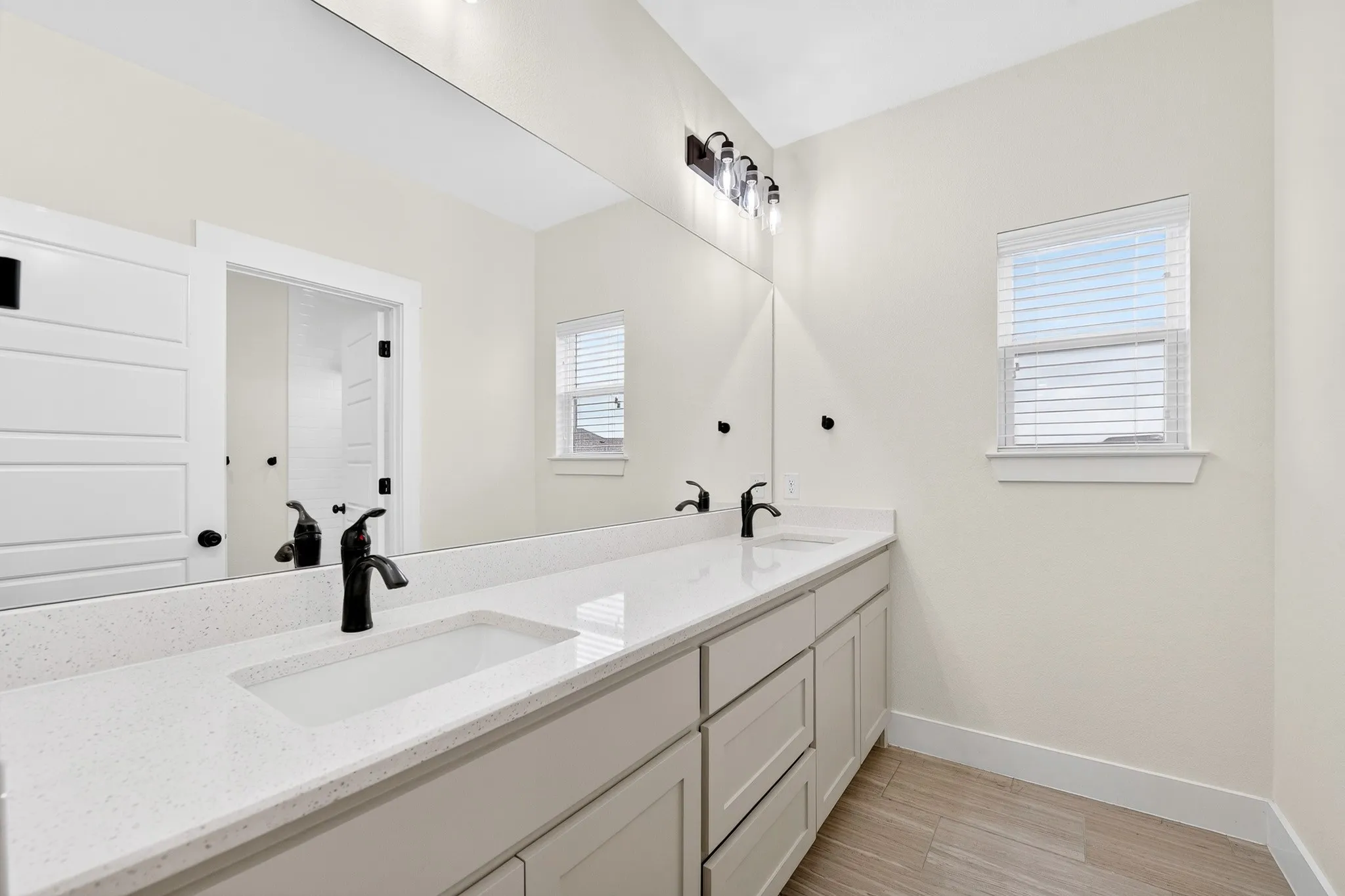 Single Family Residence For Sale in Hunt County , 4929 Caddo Crossing Drive, Caddo Mills, Texas 75135, 5 Bedroom, 5 Bathroom, 3 Garage spaces, 3,243 Sqft, built in 2022, mls#21200778, Real Estate Agent in Caddo Mills, Homes For Sale in Hunt county, Homes For Sale in Caddo Mills, Realtor in Caddo Mills Texas, Real Estate Brokerage Independent Realty Texas, Luminita Cordes Realtor