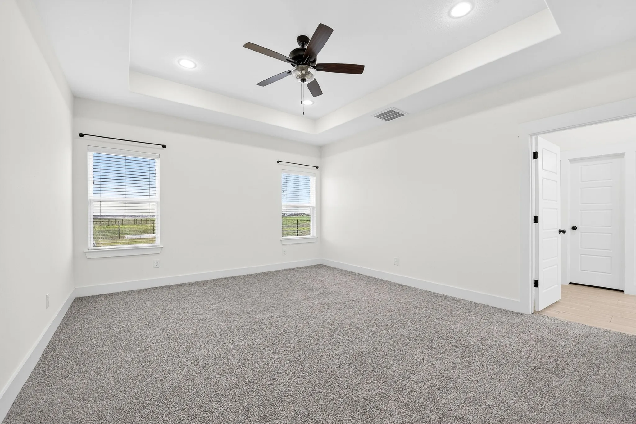 Single Family Residence For Sale in Hunt County , 4929 Caddo Crossing Drive, Caddo Mills, Texas 75135, 5 Bedroom, 5 Bathroom, 3 Garage spaces, 3,243 Sqft, built in 2022, mls#21200778, Real Estate Agent in Caddo Mills, Homes For Sale in Hunt county, Homes For Sale in Caddo Mills, Realtor in Caddo Mills Texas, Real Estate Brokerage Independent Realty Texas, Luminita Cordes Realtor