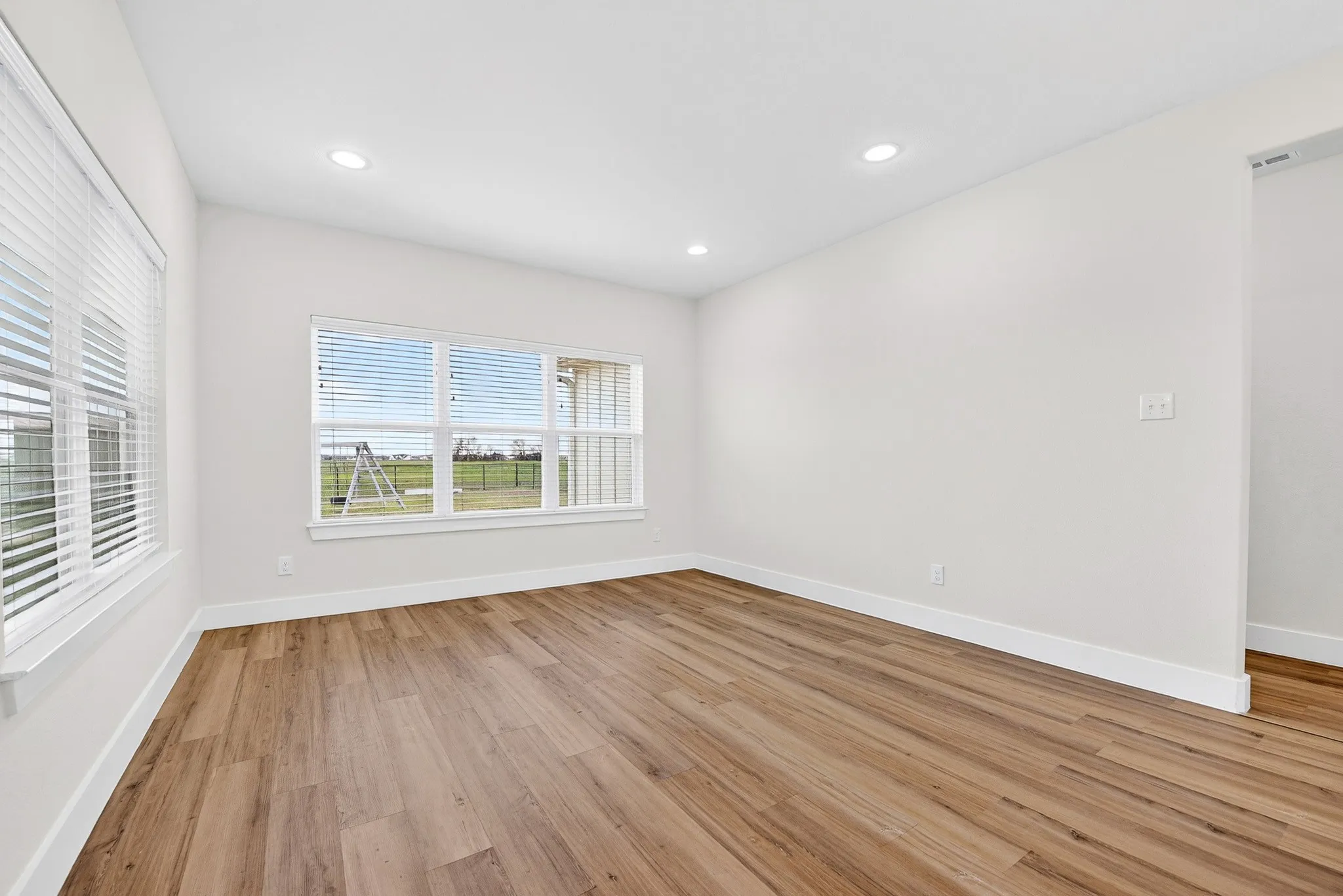 Single Family Residence For Sale in Hunt County , 4929 Caddo Crossing Drive, Caddo Mills, Texas 75135, 5 Bedroom, 5 Bathroom, 3 Garage spaces, 3,243 Sqft, built in 2022, mls#21200778, Real Estate Agent in Caddo Mills, Homes For Sale in Hunt county, Homes For Sale in Caddo Mills, Realtor in Caddo Mills Texas, Real Estate Brokerage Independent Realty Texas, Luminita Cordes Realtor