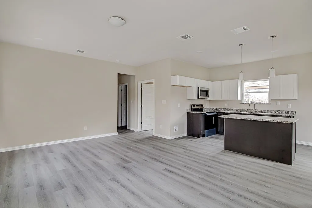 Single Family Residence For Sale in Tarrant County , 1005 E Tucker Street, Fort Worth, Texas 76104, 3 Bedroom, 2 Bathroom, Garage spaces, 1,338 Sqft, built in 2026, New Construction - Complete, mls#21200805, Real Estate Agent in Fort Worth, Homes For Sale in Tarrant county, Homes For Sale in Fort Worth, Realtor in Fort Worth Texas, Real Estate Brokerage Independent Realty Texas, Luminita Cordes Realtor