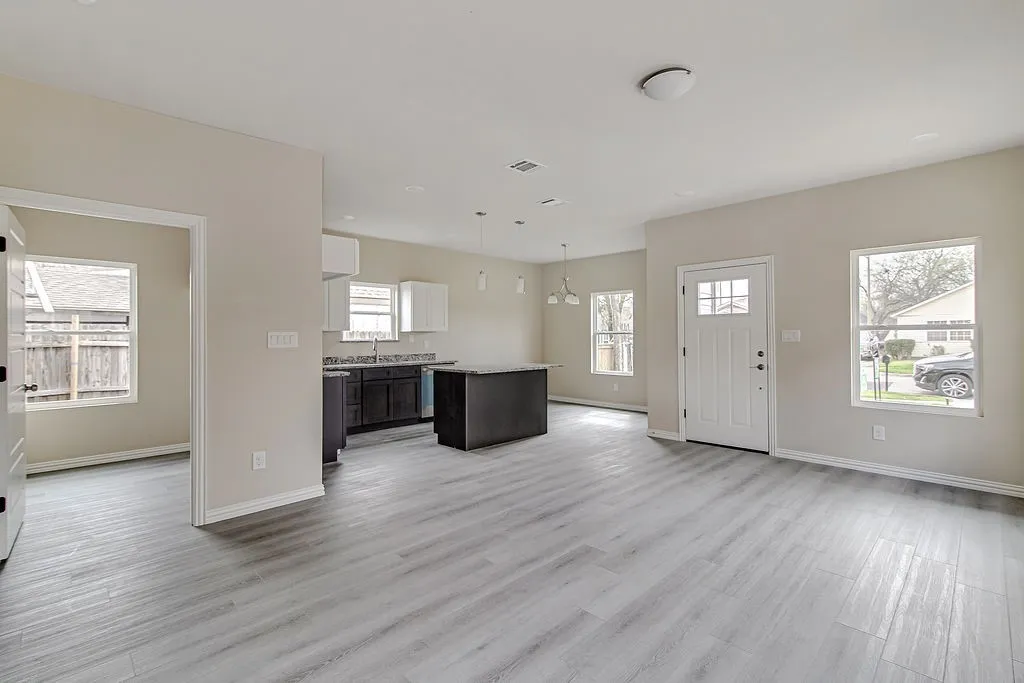 Single Family Residence For Sale in Tarrant County , 1005 E Tucker Street, Fort Worth, Texas 76104, 3 Bedroom, 2 Bathroom, Garage spaces, 1,338 Sqft, built in 2026, New Construction - Complete, mls#21200805, Real Estate Agent in Fort Worth, Homes For Sale in Tarrant county, Homes For Sale in Fort Worth, Realtor in Fort Worth Texas, Real Estate Brokerage Independent Realty Texas, Luminita Cordes Realtor