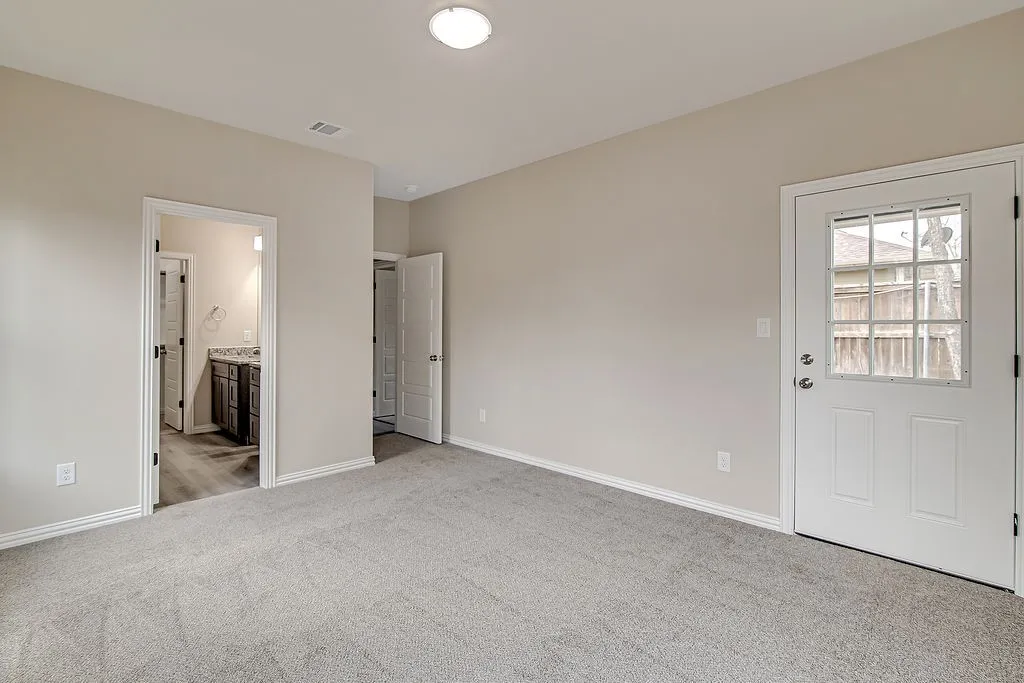 Single Family Residence For Sale in Tarrant County , 1005 E Tucker Street, Fort Worth, Texas 76104, 3 Bedroom, 2 Bathroom, Garage spaces, 1,338 Sqft, built in 2026, New Construction - Complete, mls#21200805, Real Estate Agent in Fort Worth, Homes For Sale in Tarrant county, Homes For Sale in Fort Worth, Realtor in Fort Worth Texas, Real Estate Brokerage Independent Realty Texas, Luminita Cordes Realtor